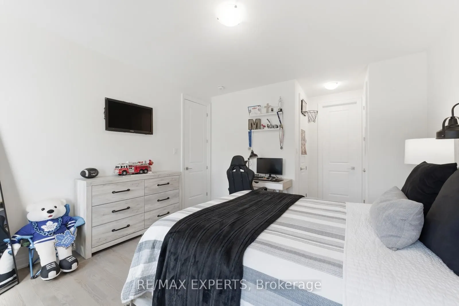 54 Winthrop Crescent