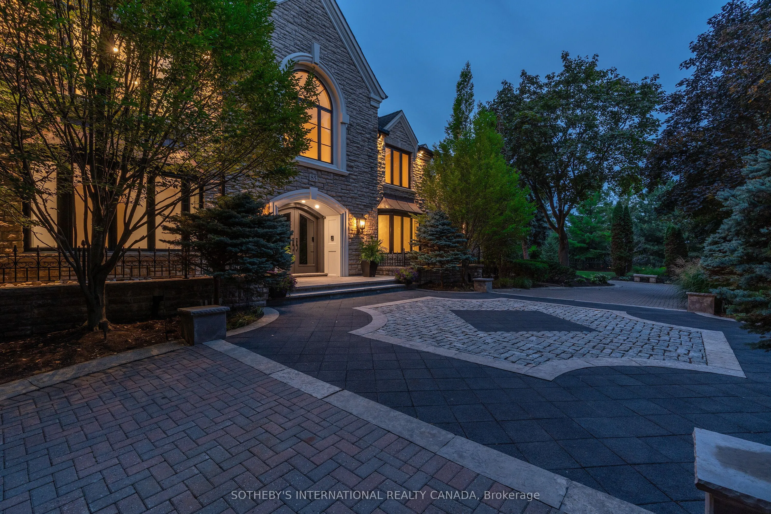 85 Cowan Drive