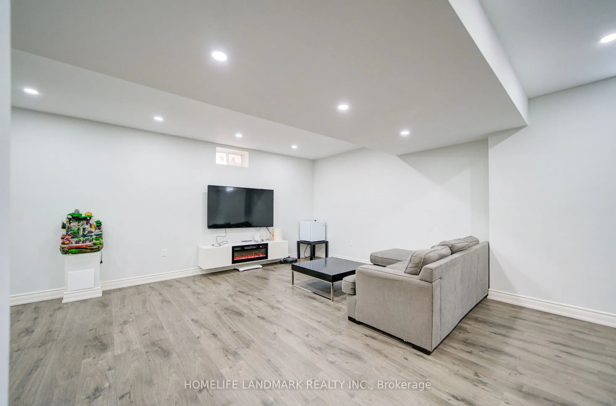 43 Mike Boshevski Court