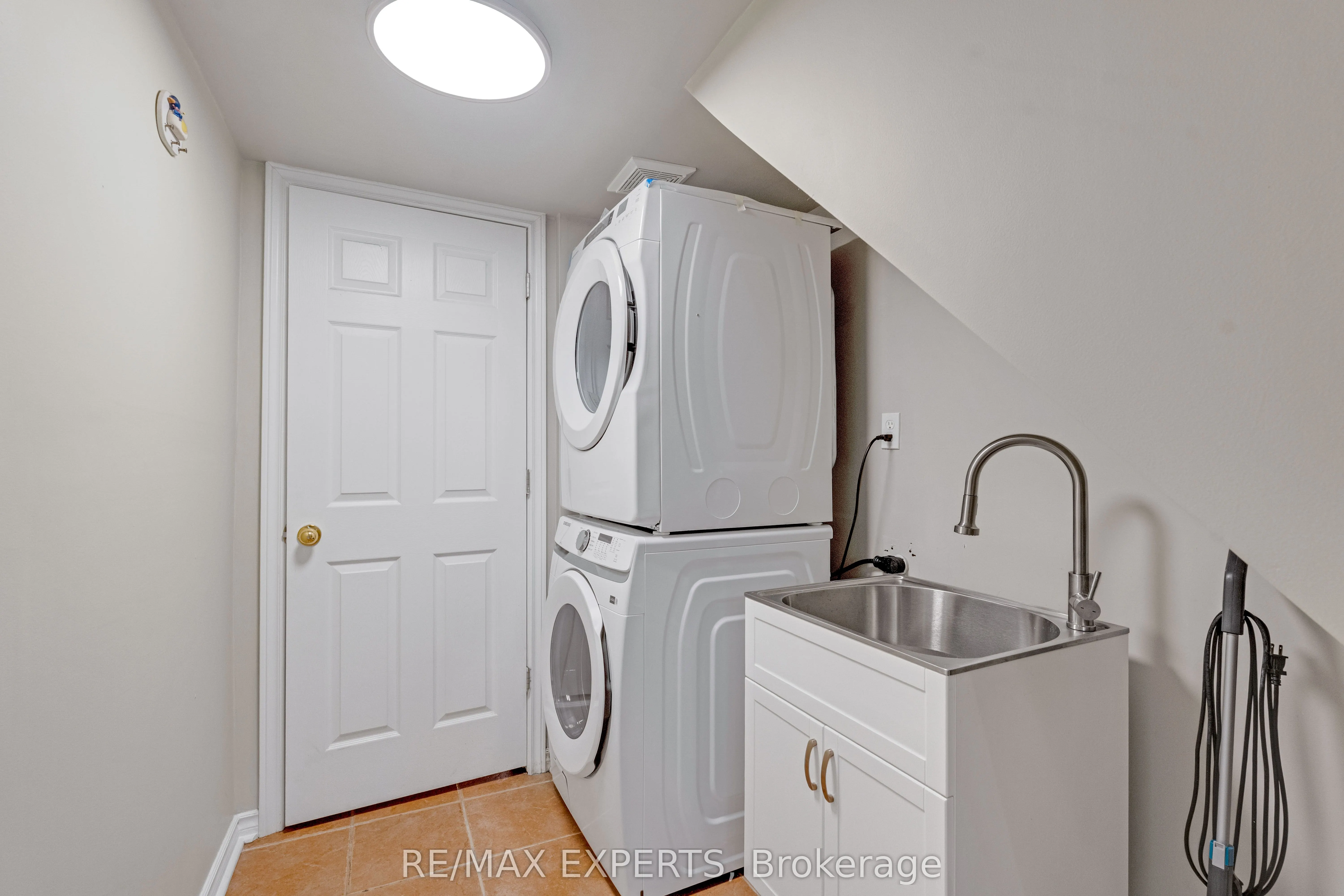 19 Foxchase Avenue #61