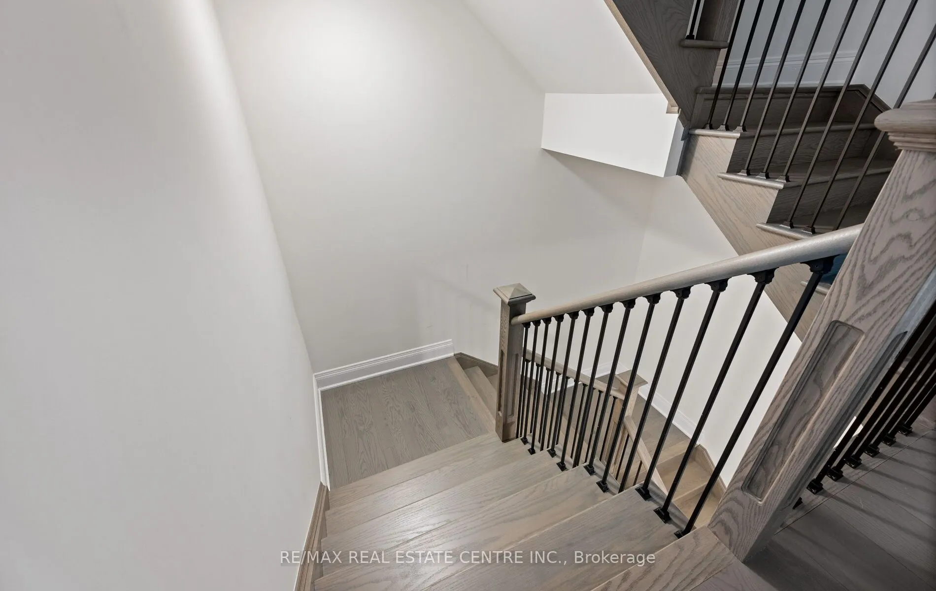 160 Wainfleet Crescent