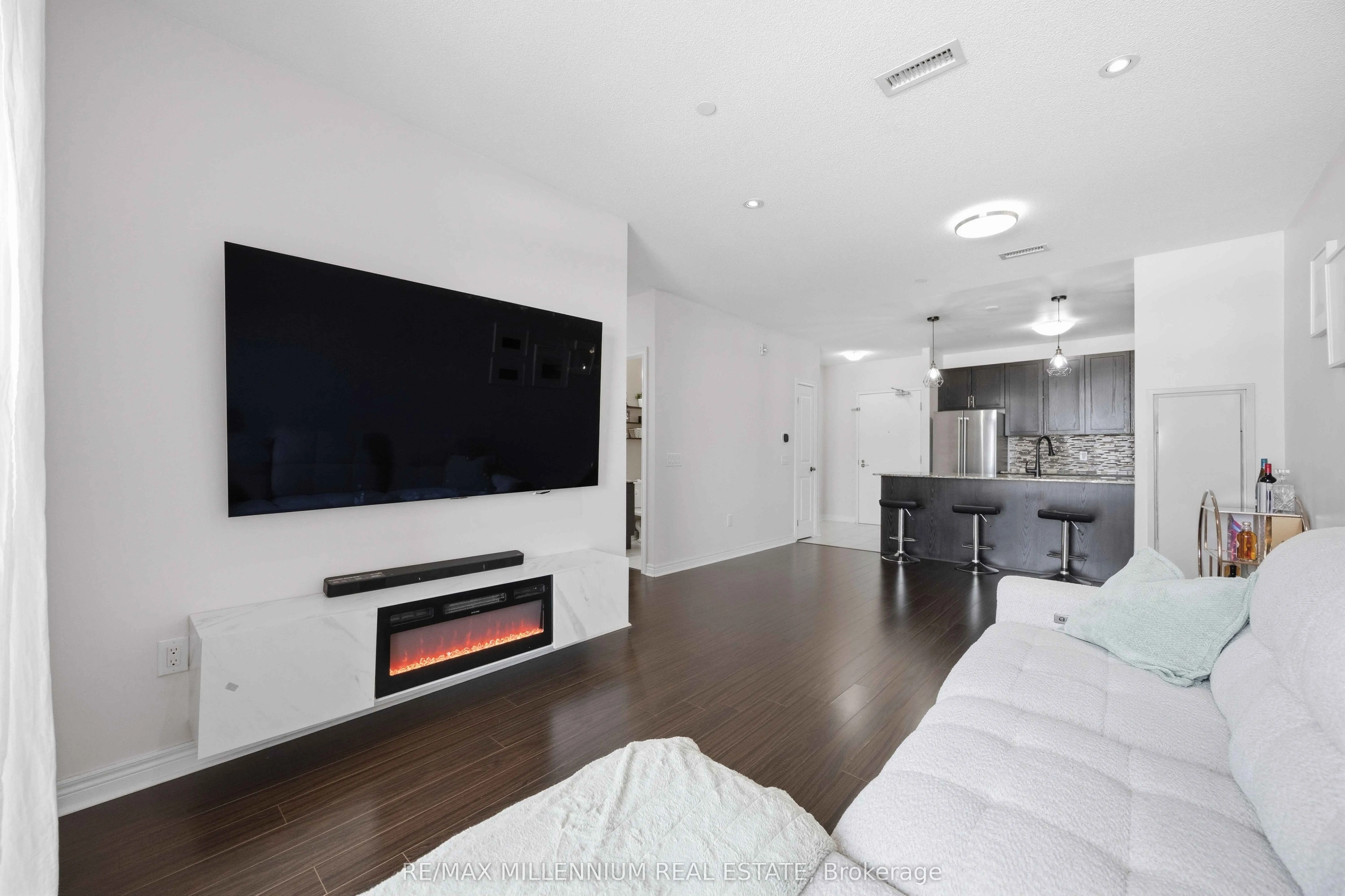 7325 Markham Road #504