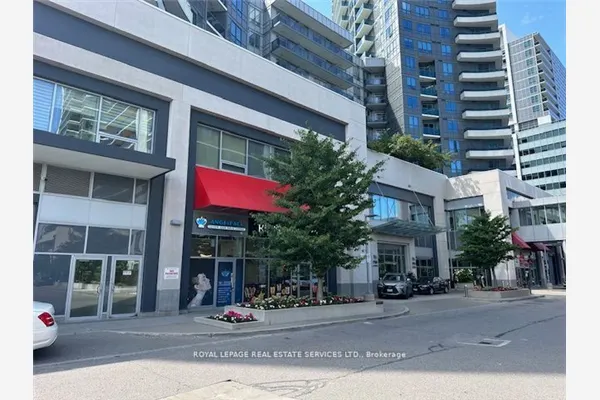 7163 Yonge Street