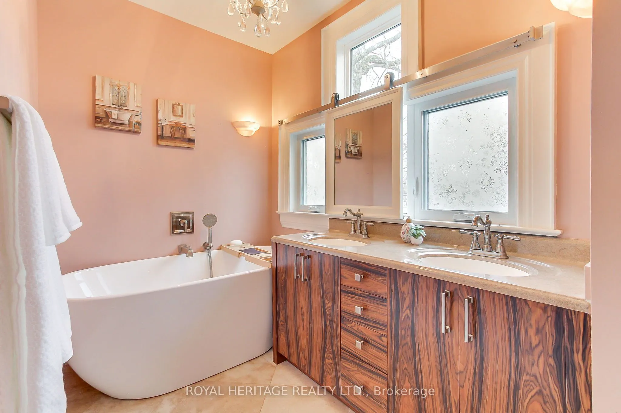 49 John Street E