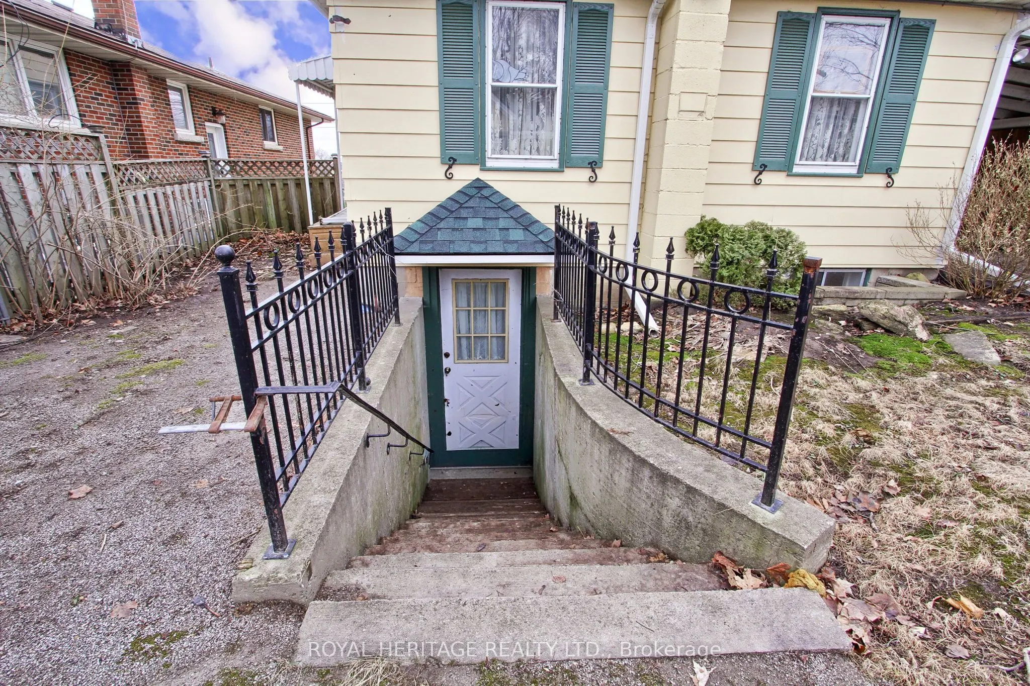 49 John Street E