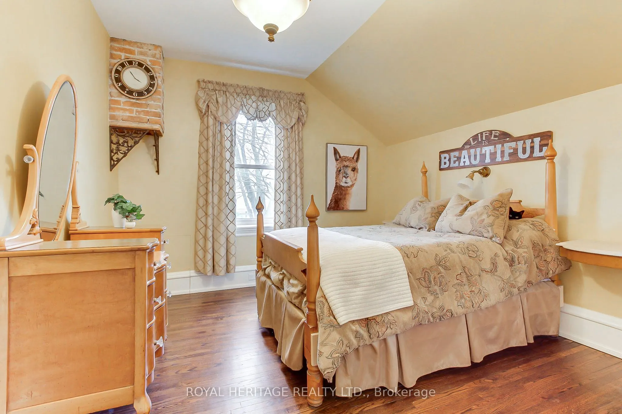49 John Street E