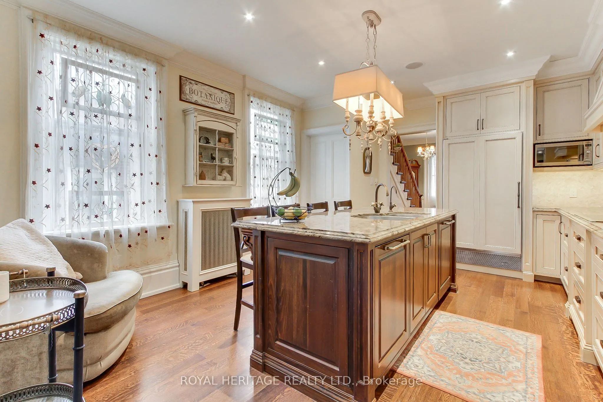49 John Street E