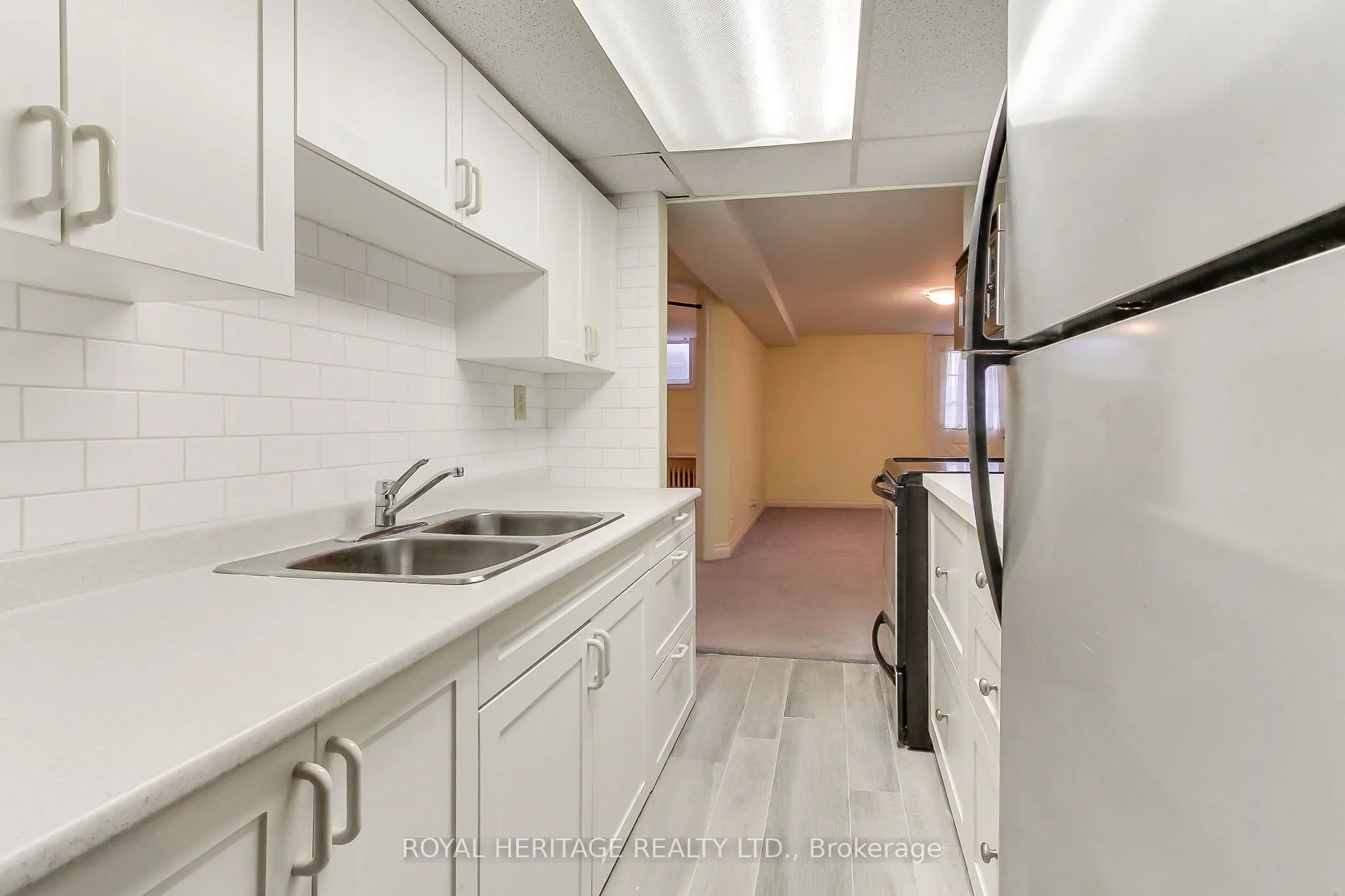 49 John Street E