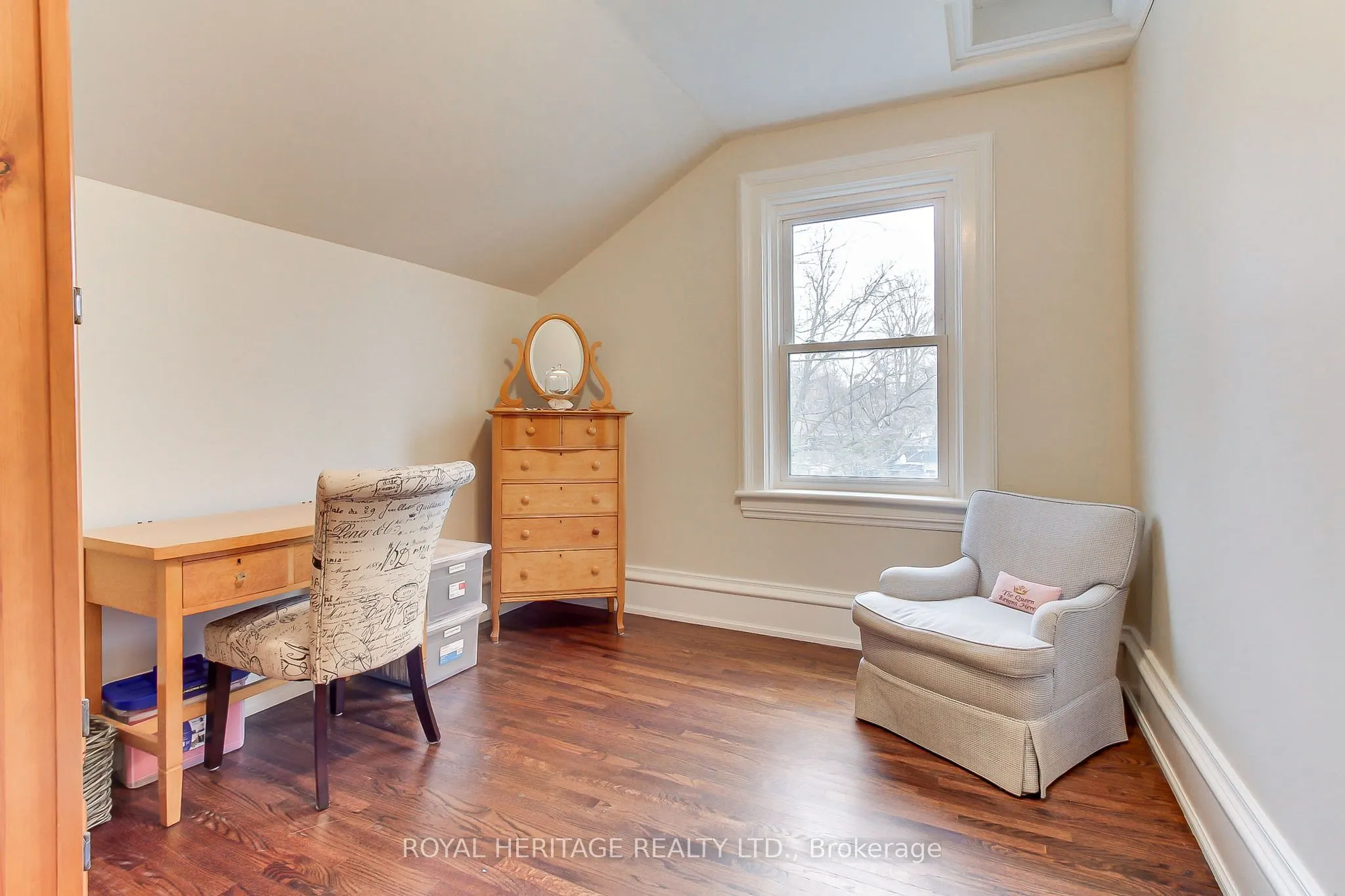 49 John Street E