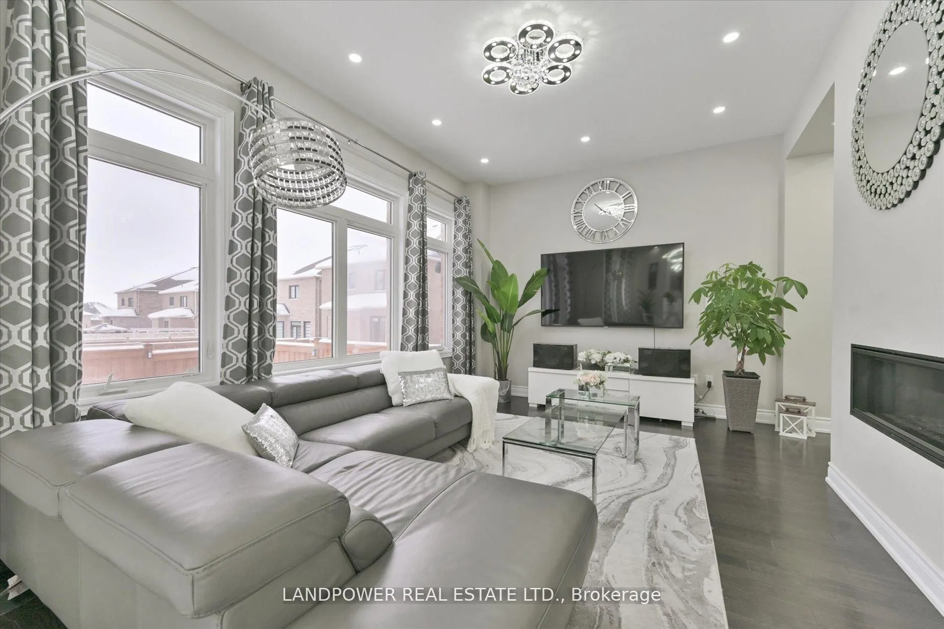 20 Tesla Crescent