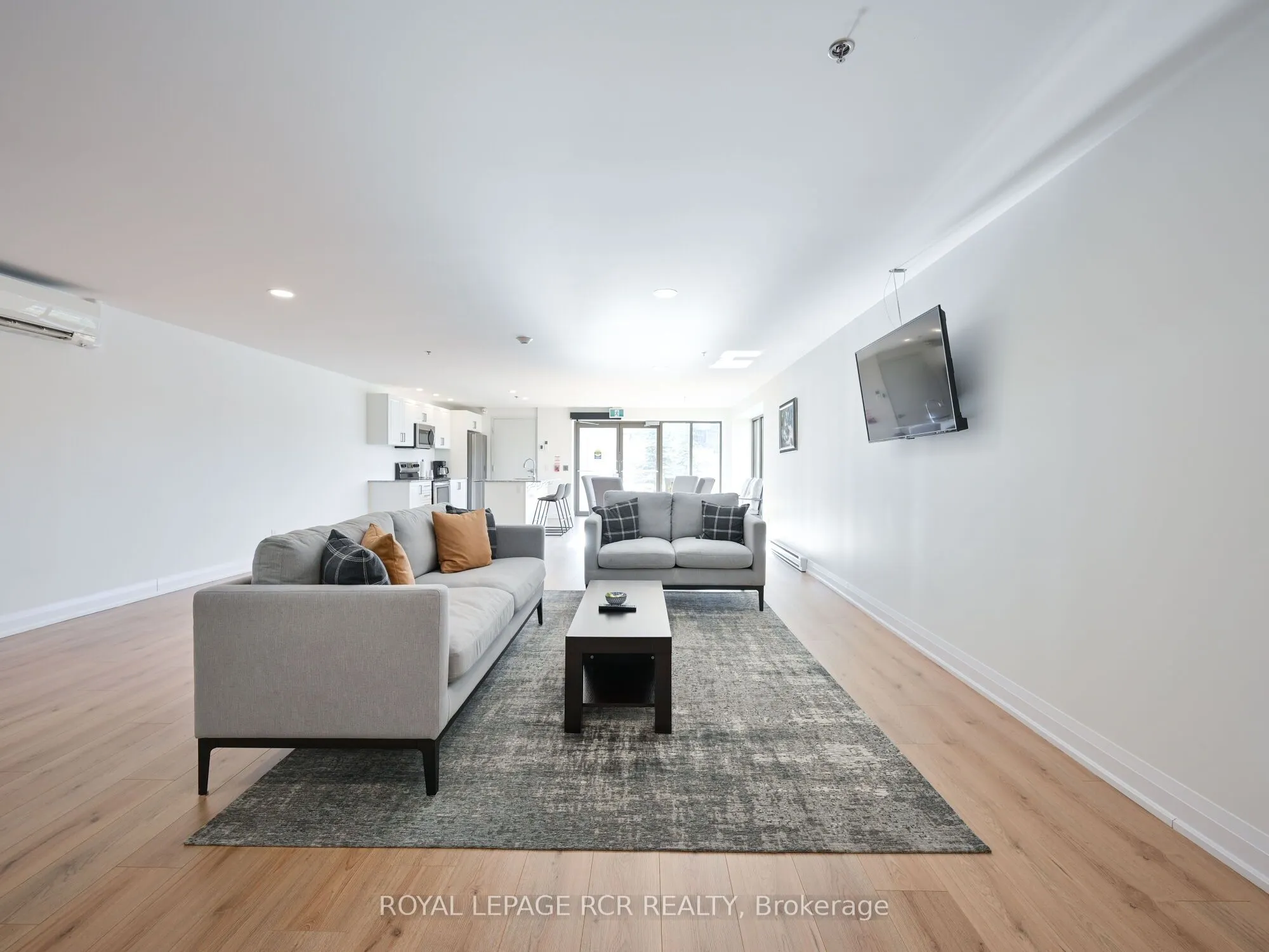 64 Queen Street S #502