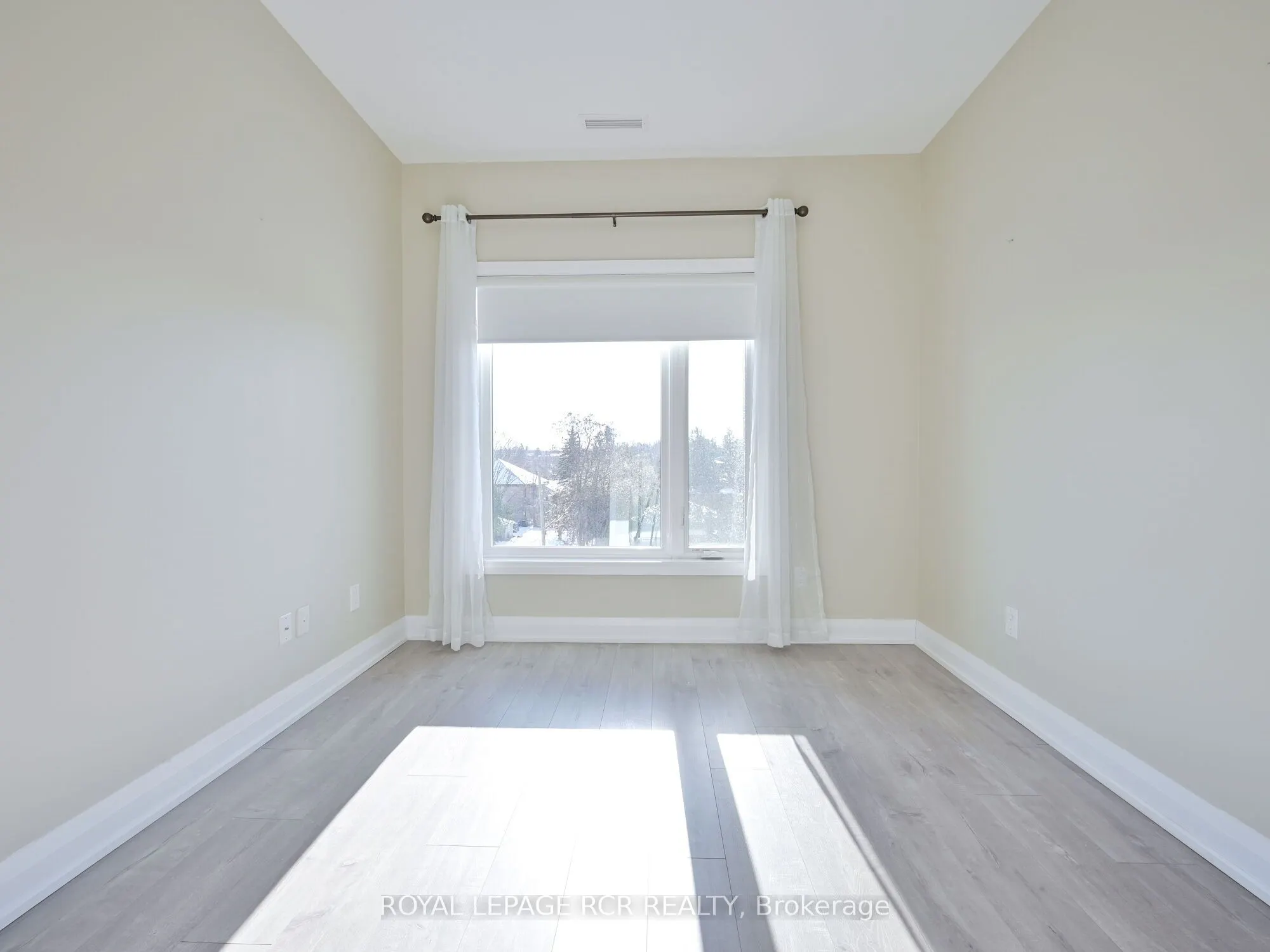 64 Queen Street S #502