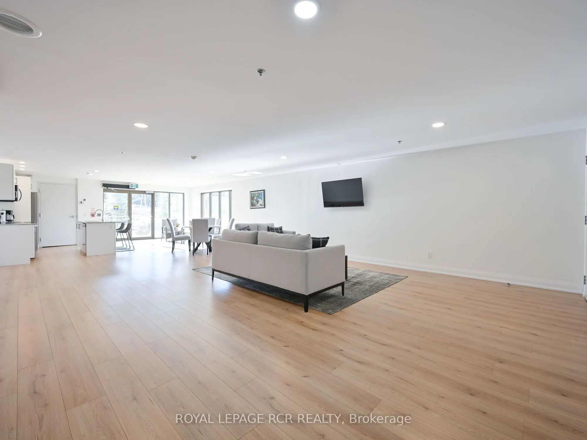64 Queen Street S #502