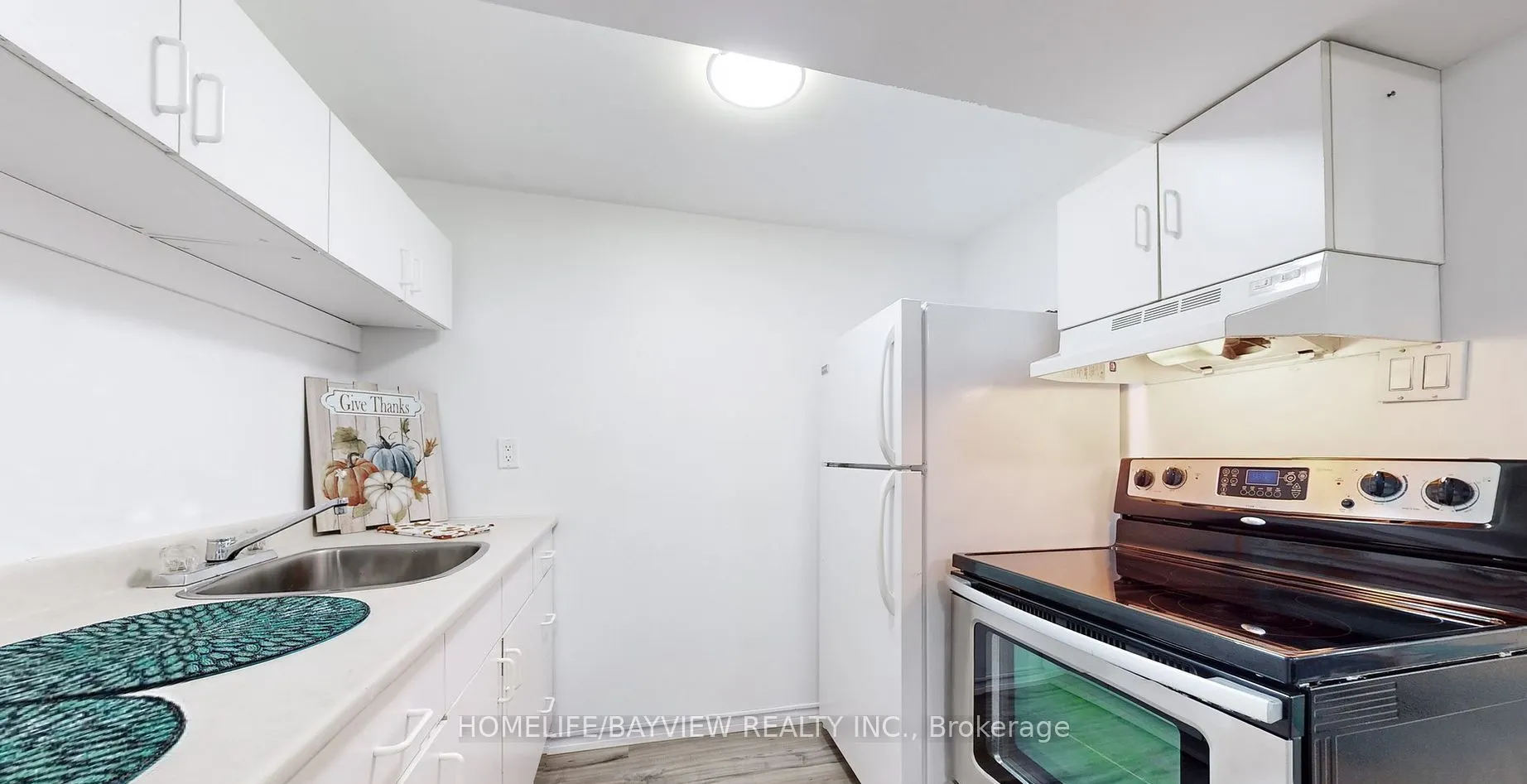 60 Hillview Drive