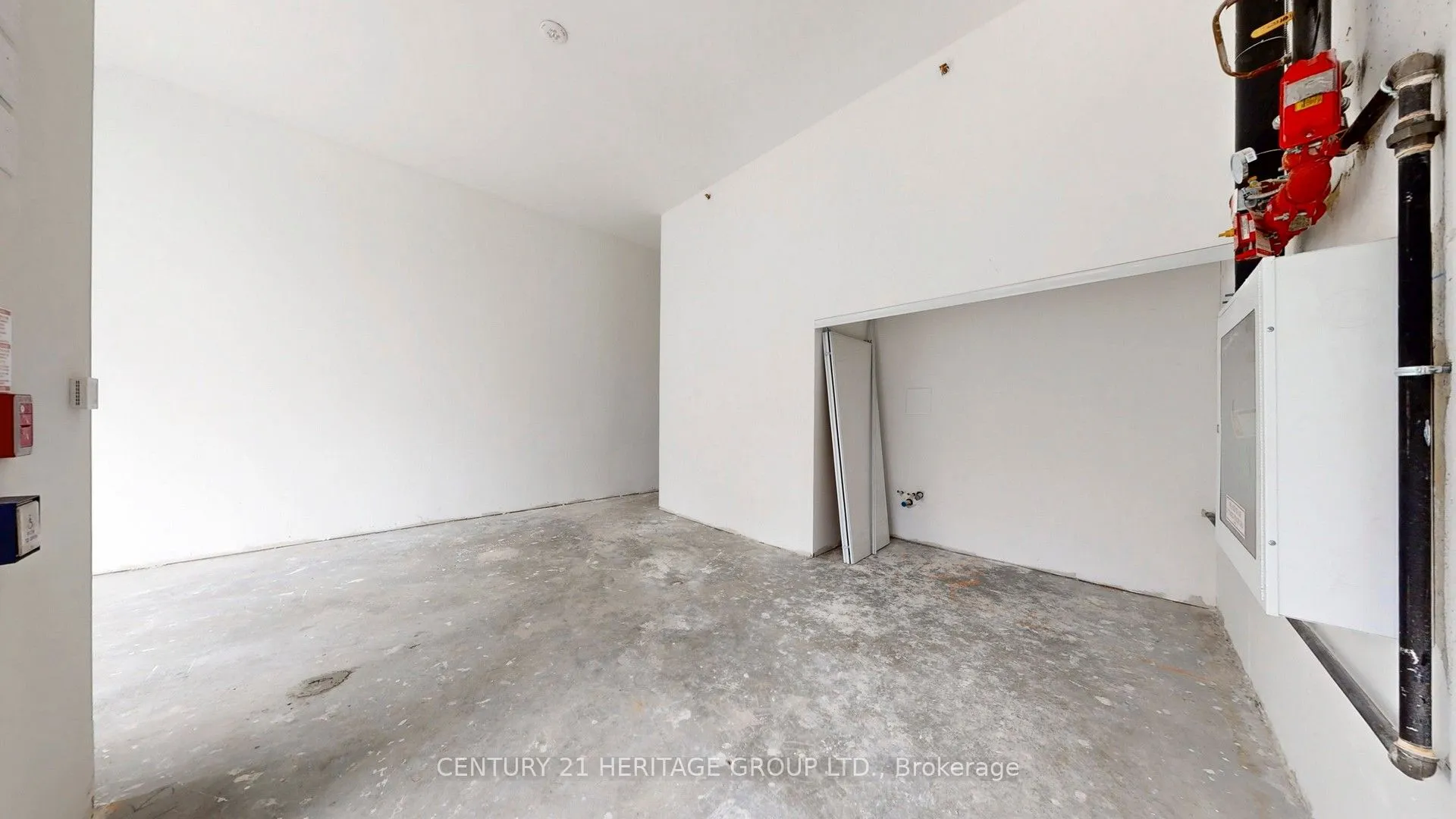 8888 YONGE Street #103 L/W
