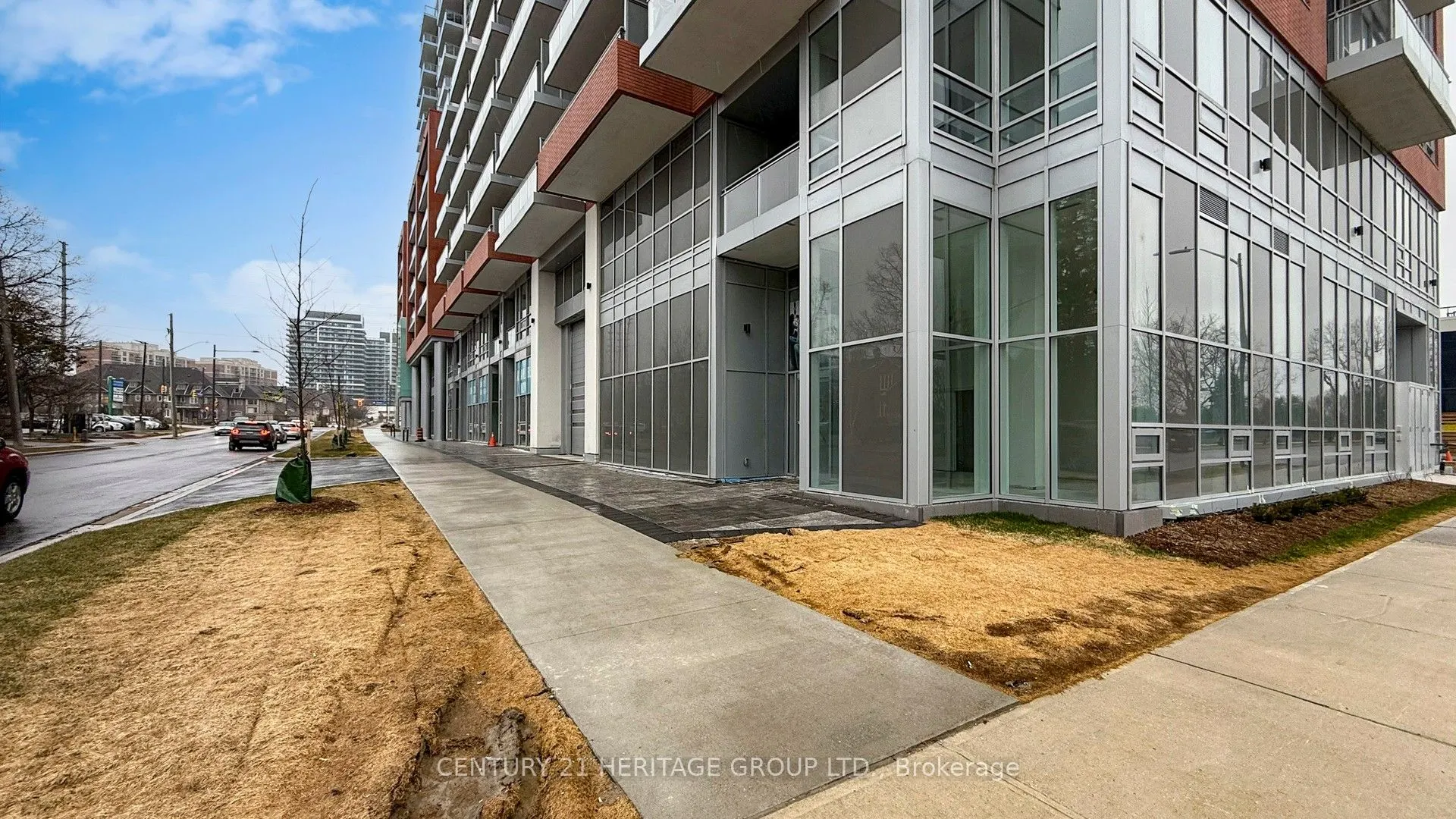8888 YONGE Street #103 L/W