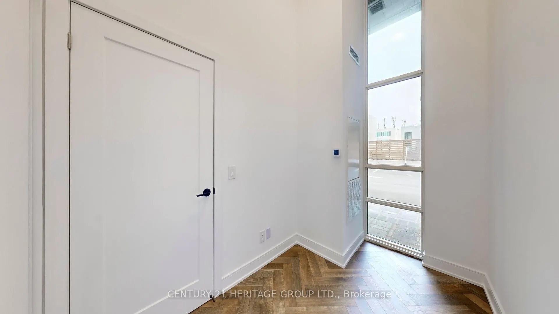8888 YONGE Street #103 L/W