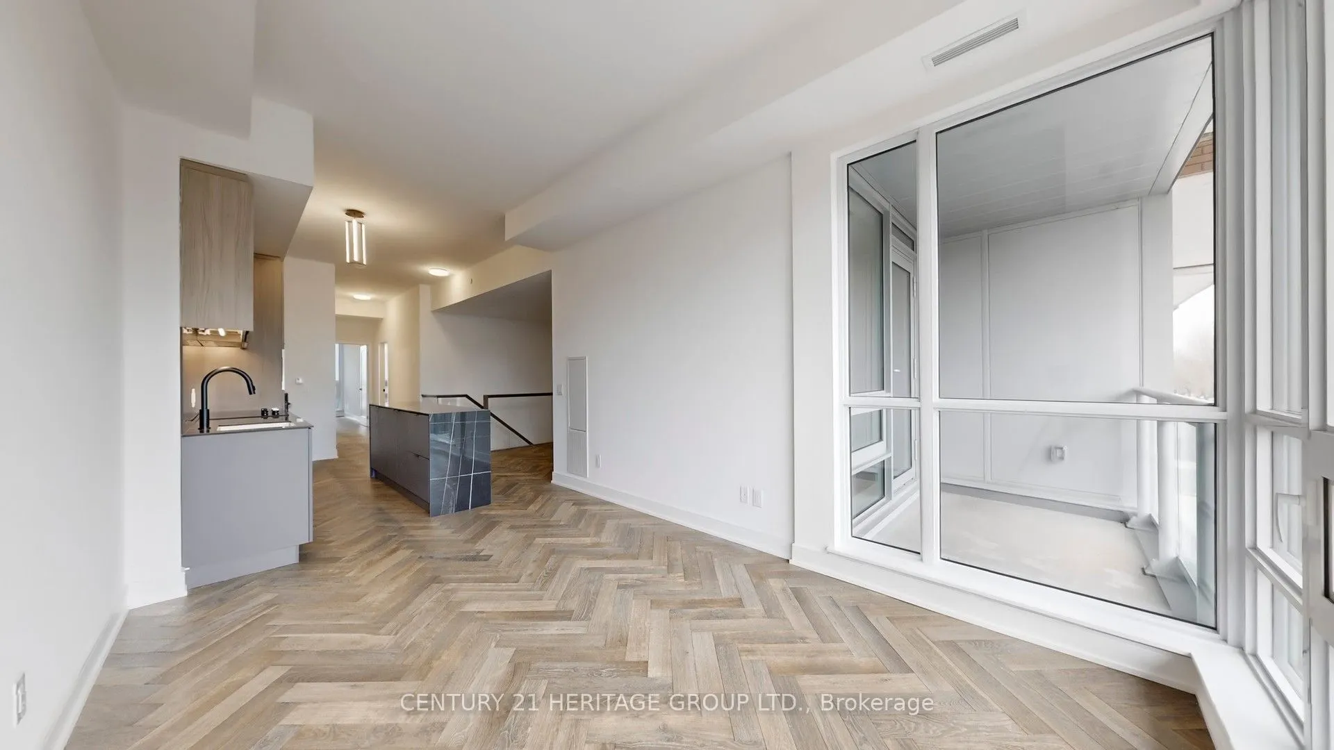 8888 YONGE Street #103 L/W