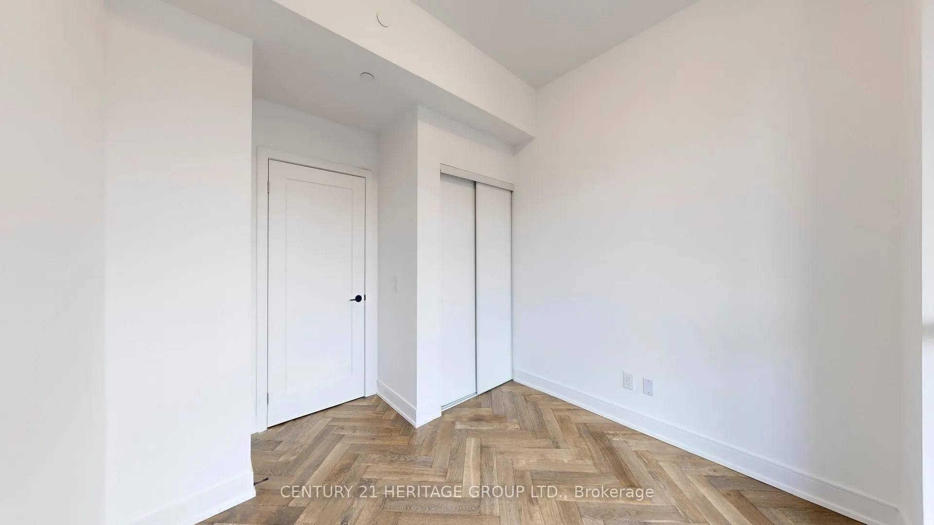 8888 YONGE Street #103 W/L