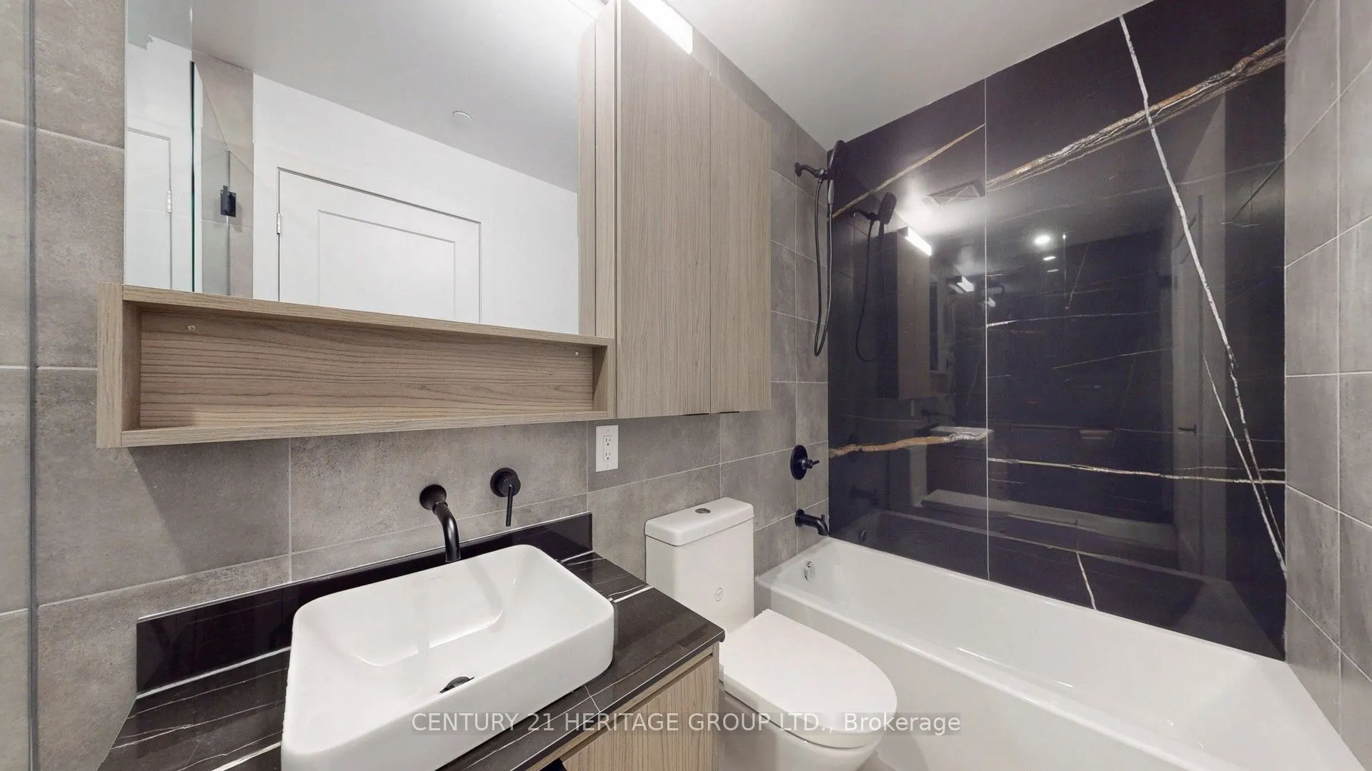 8888 YONGE Street #103 W/L