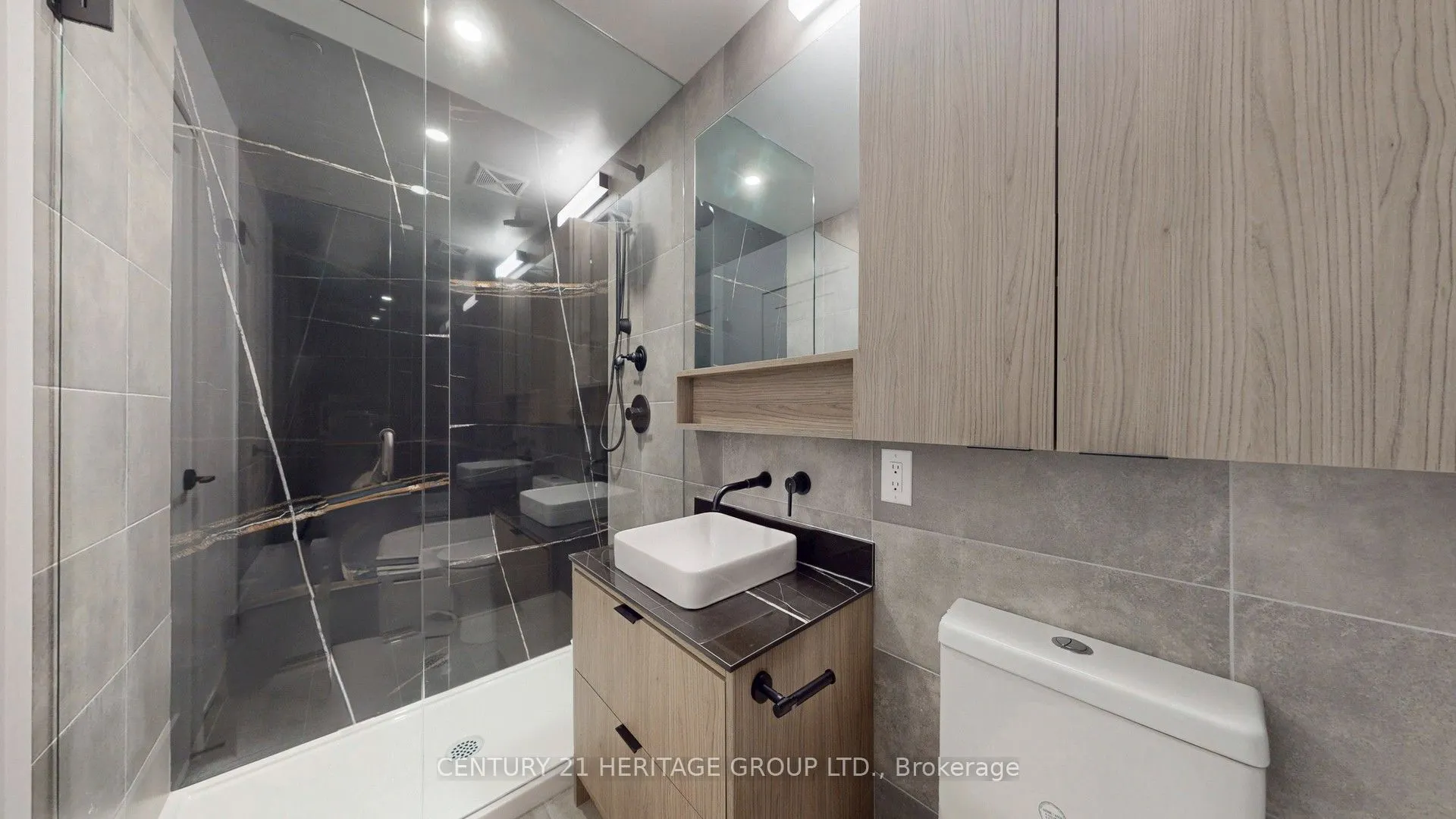 8888 YONGE Street #103 W/L