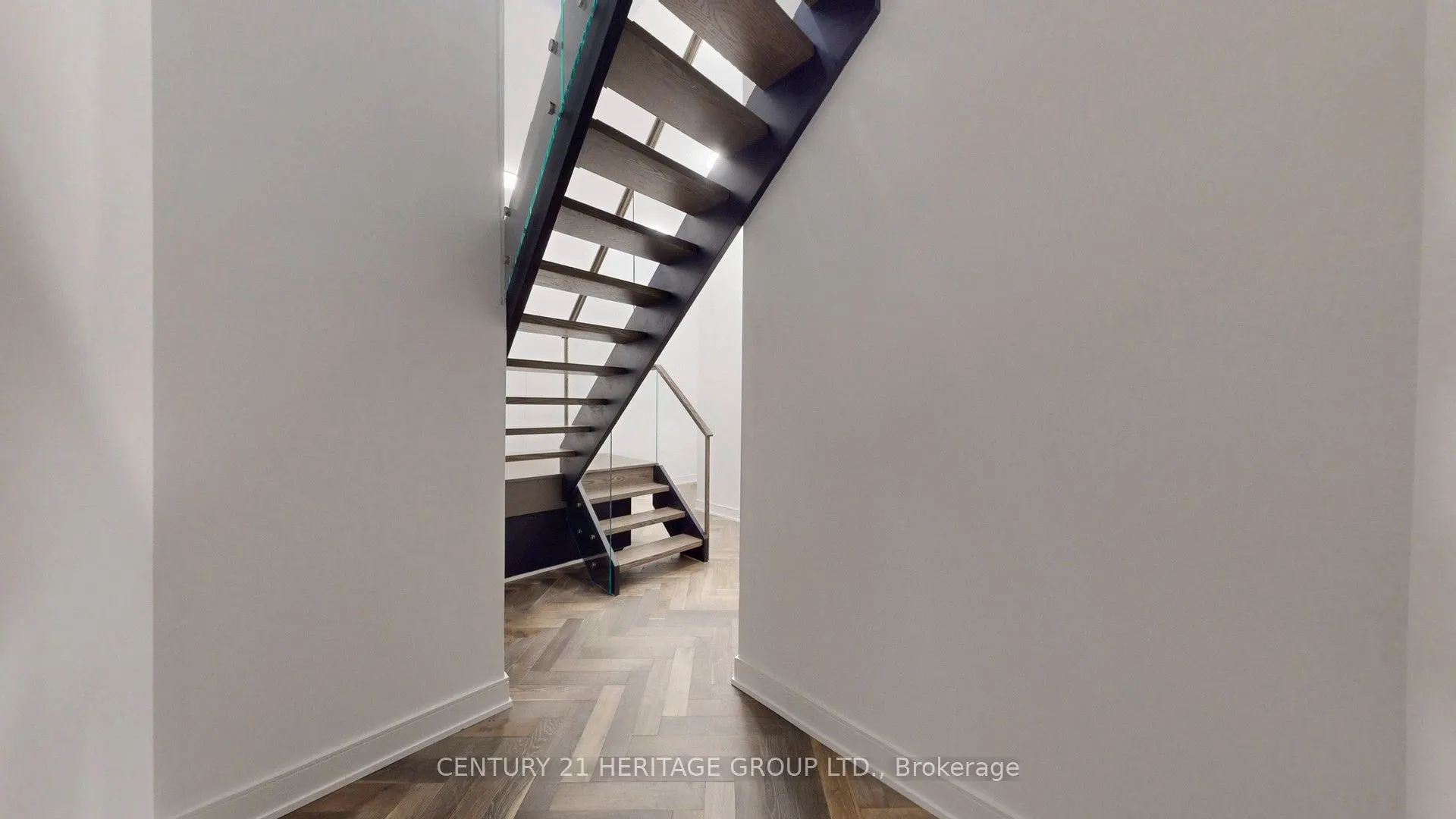 8888 YONGE Street #103 W/L