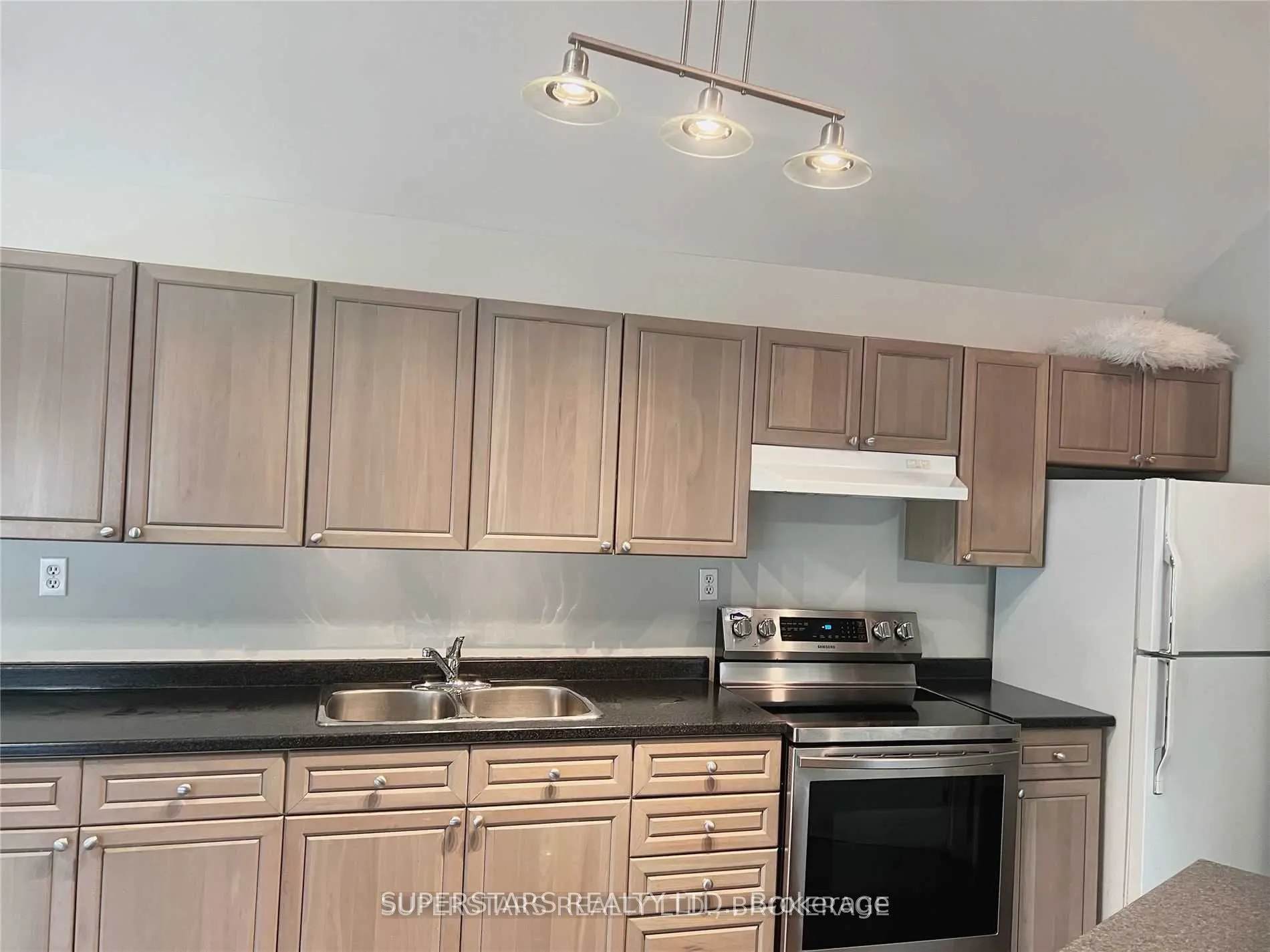 276 Parkwood Avenue