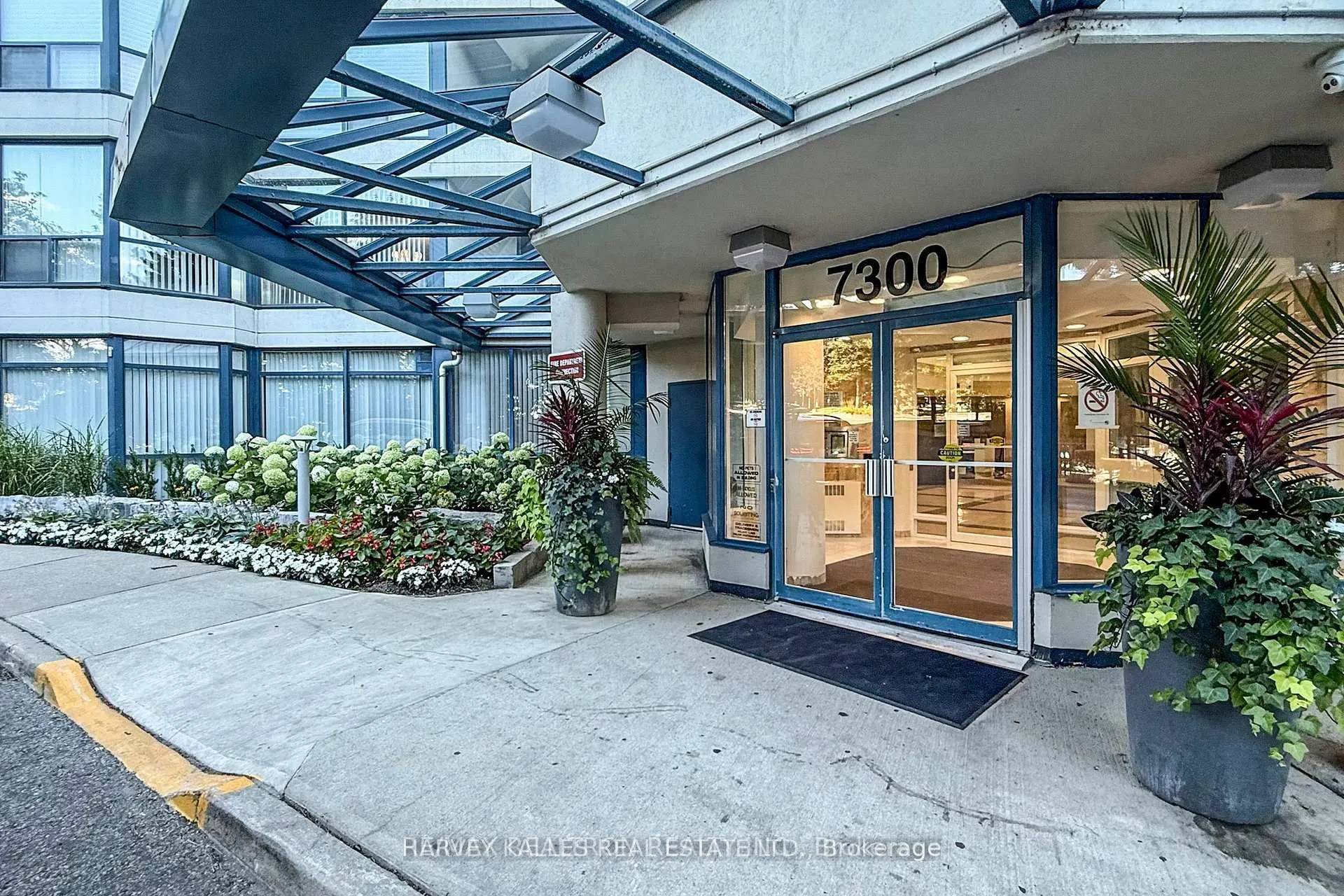 7300 Yonge Street #311