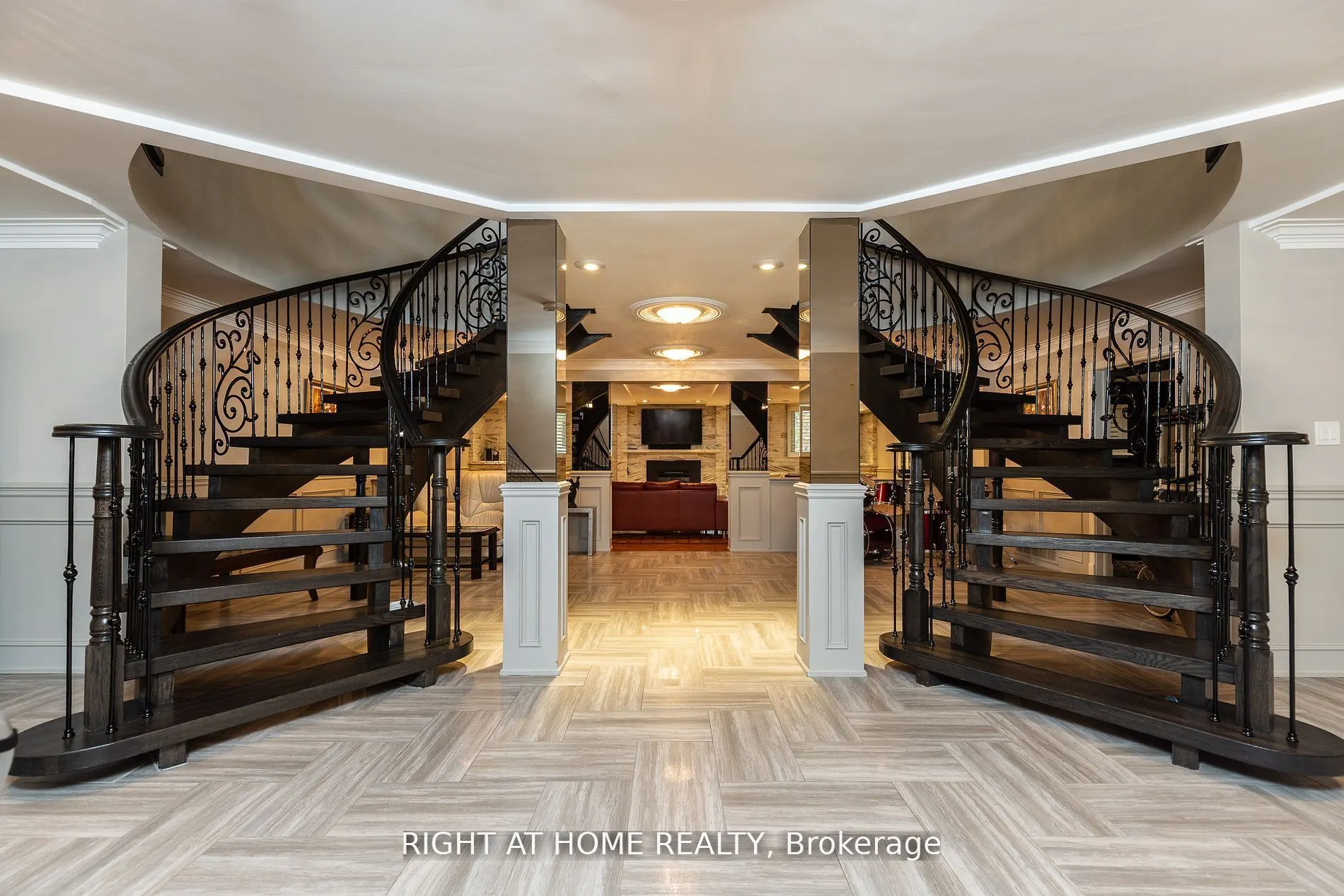 38 Sugarbush Court