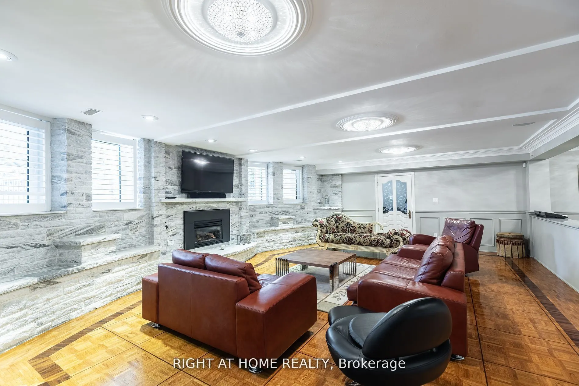 38 Sugarbush Court