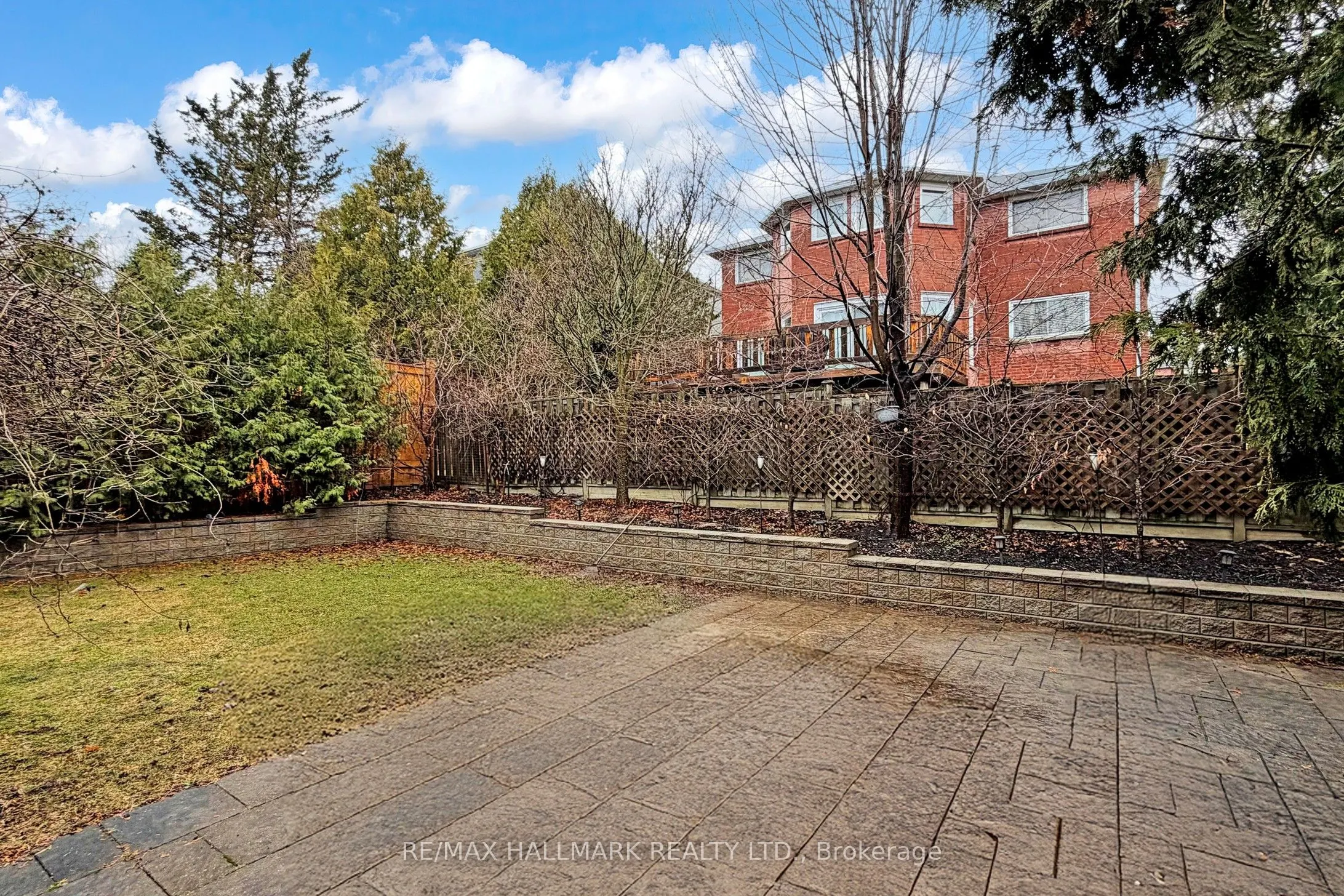 87 Autumn Way