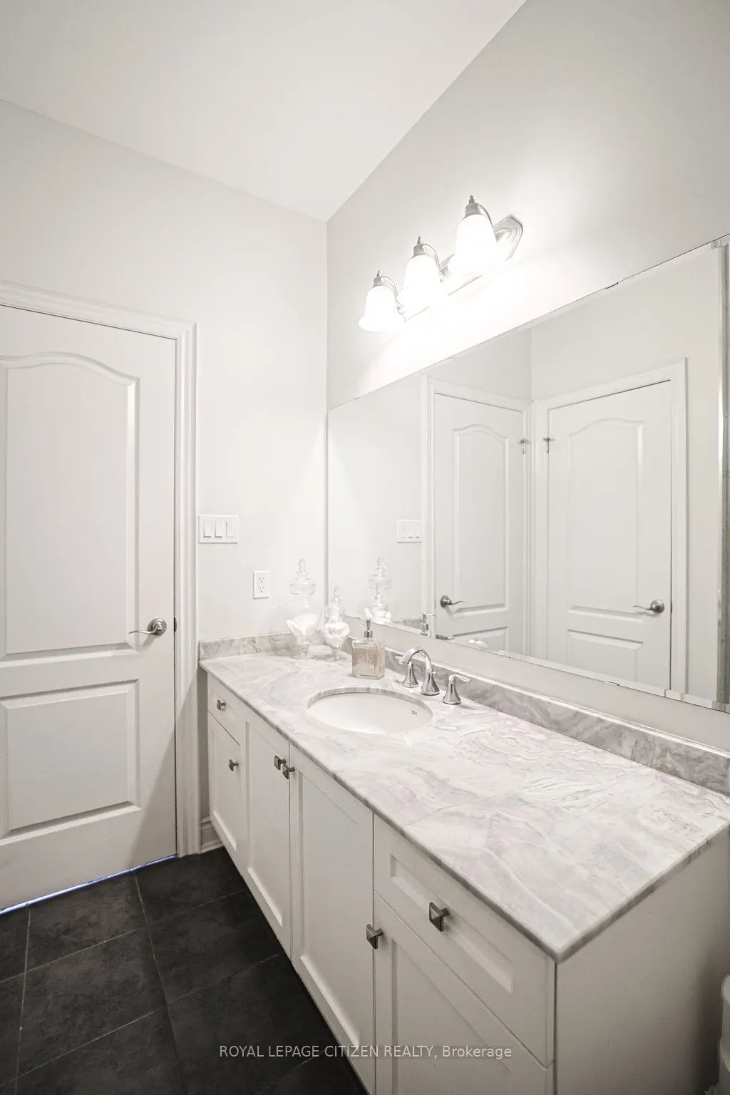 19 Westmount Drive #15