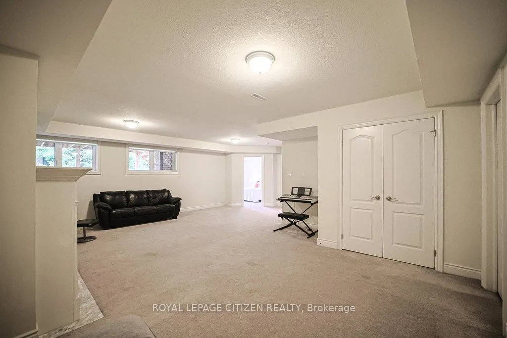 19 Westmount Drive #15