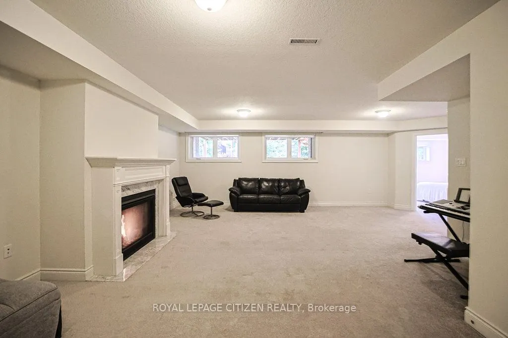 19 Westmount Drive #15