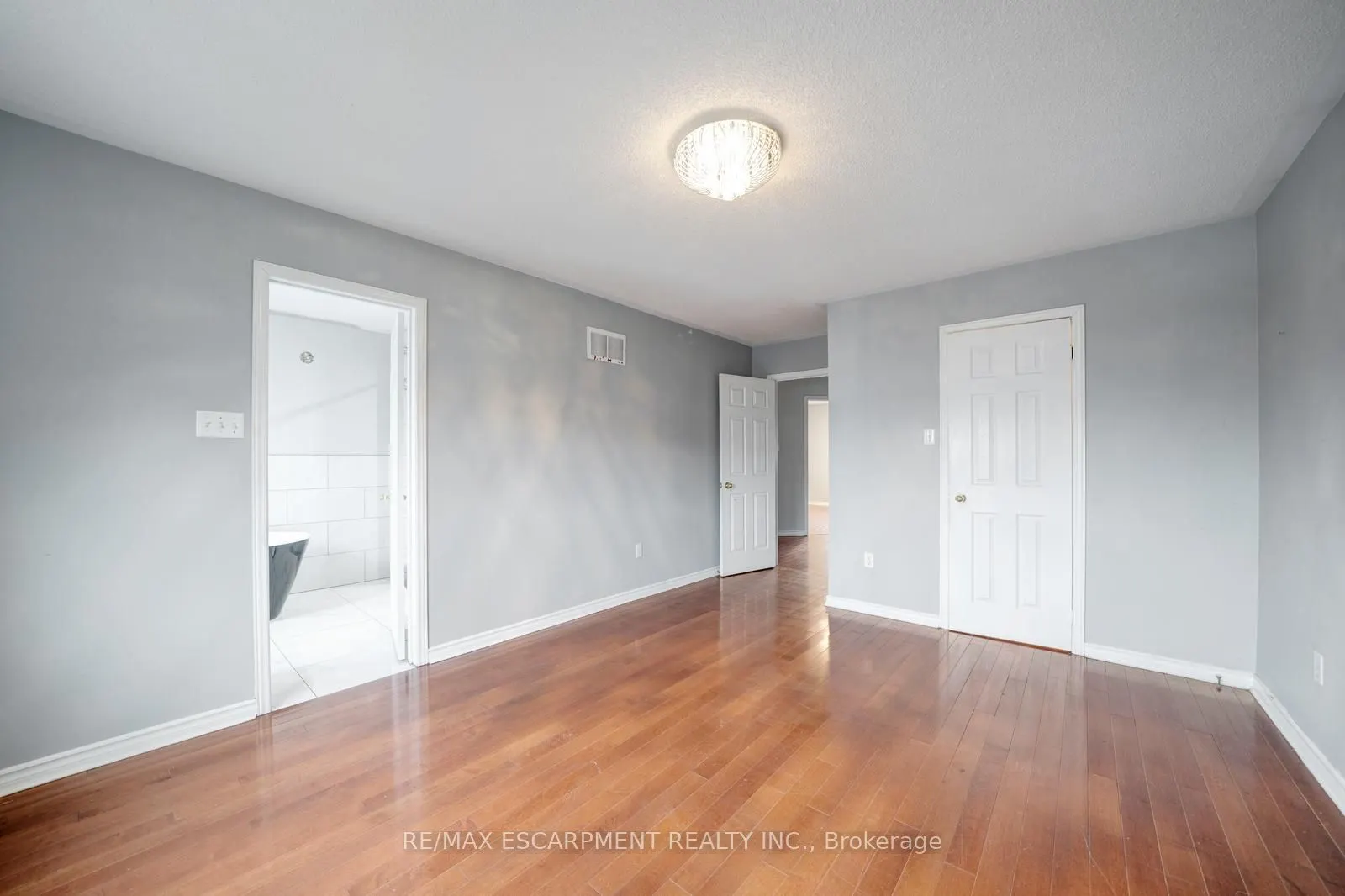 84 Andriana Crescent