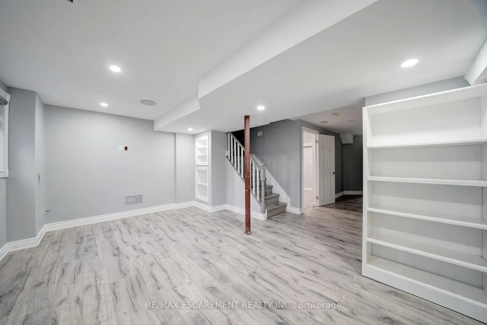 84 Andriana Crescent