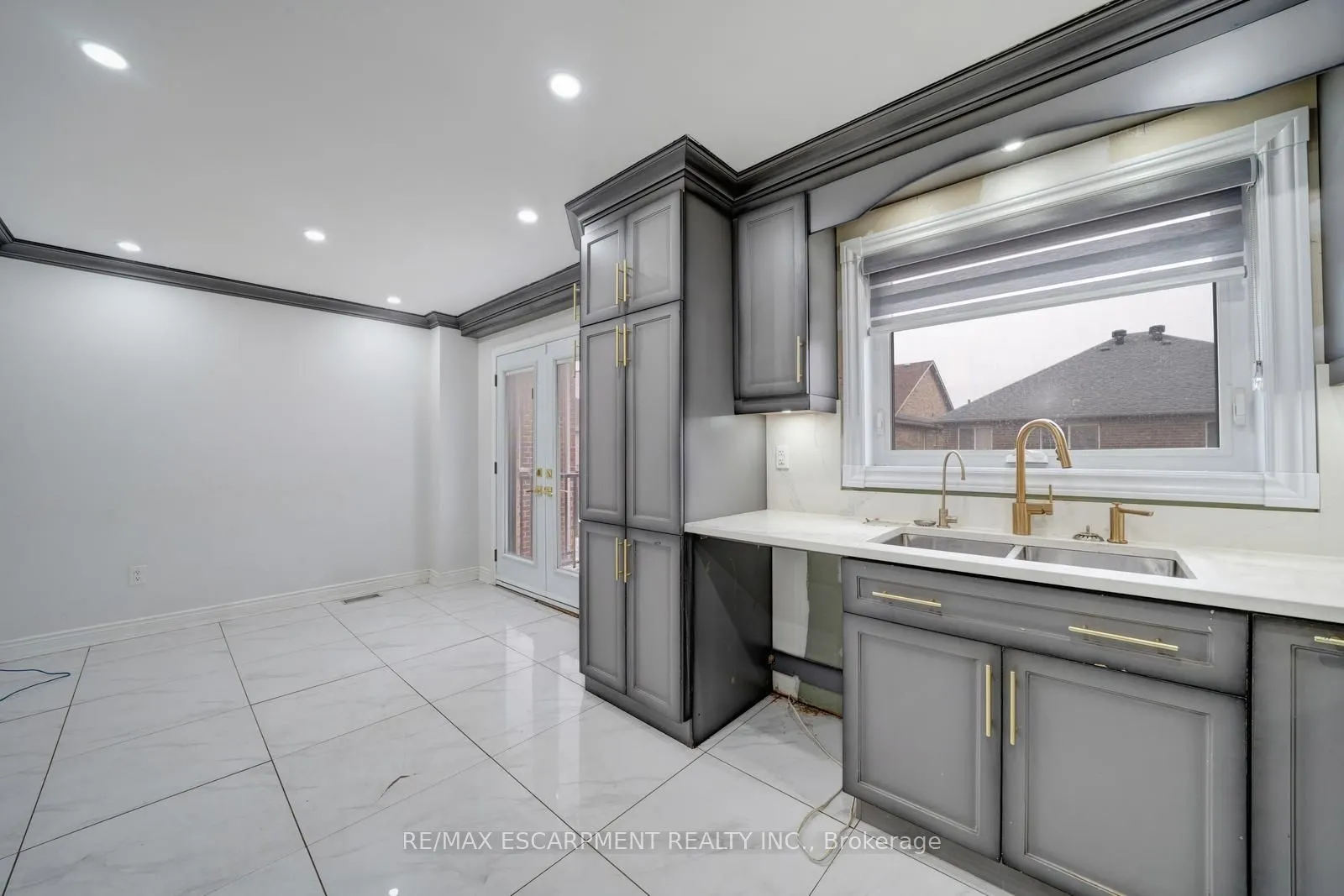 84 Andriana Crescent