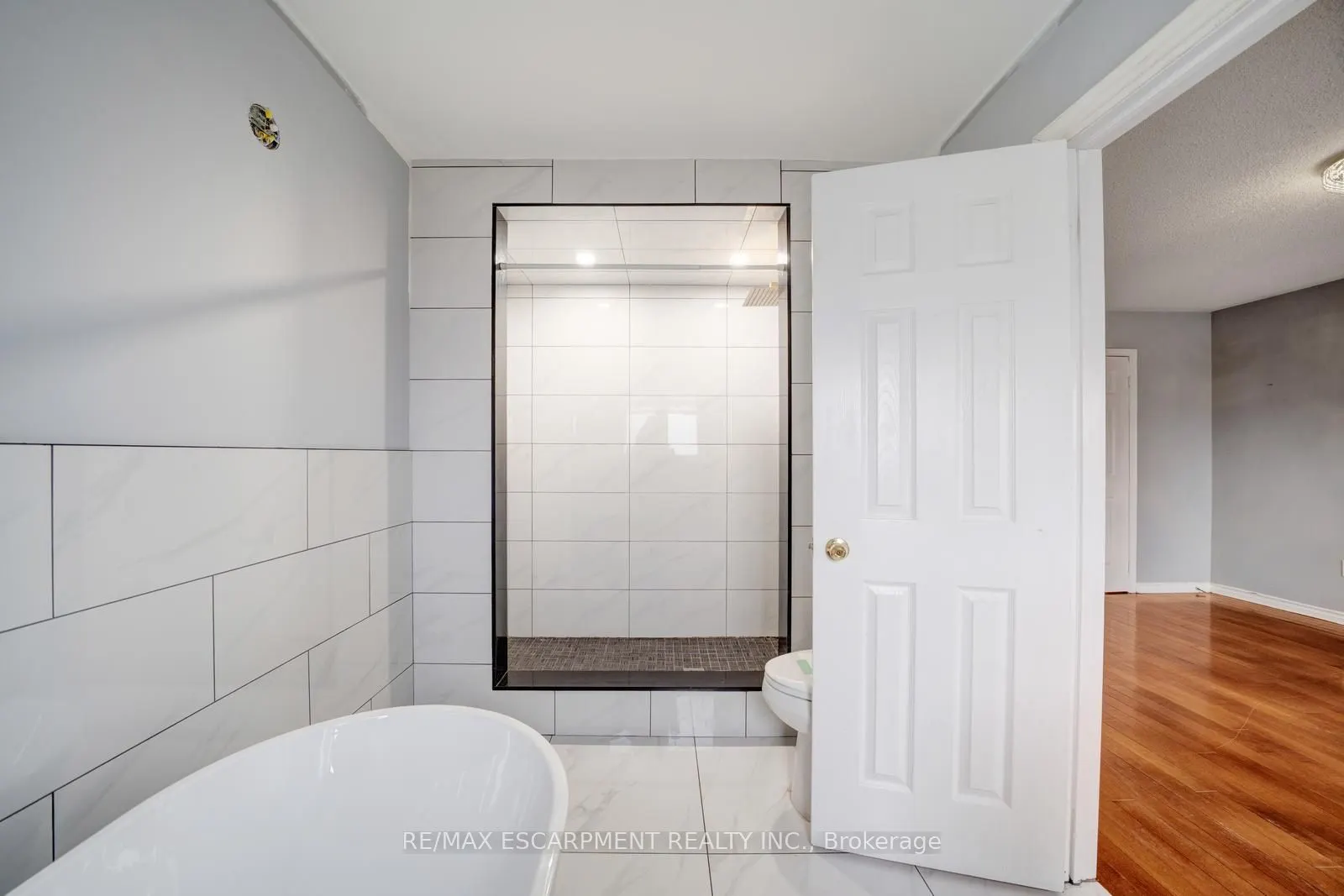84 Andriana Crescent