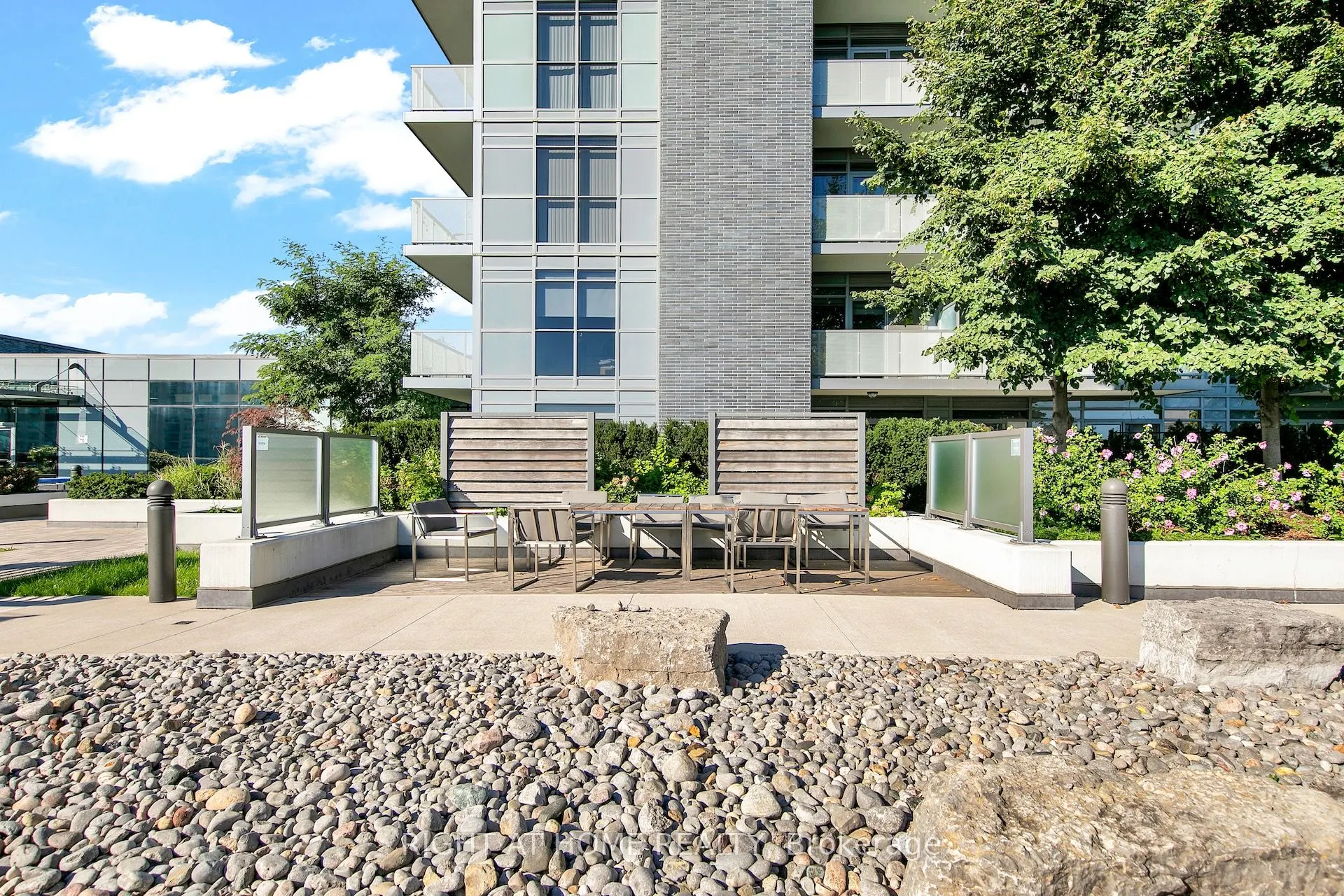 65 Oneida Crescent #903