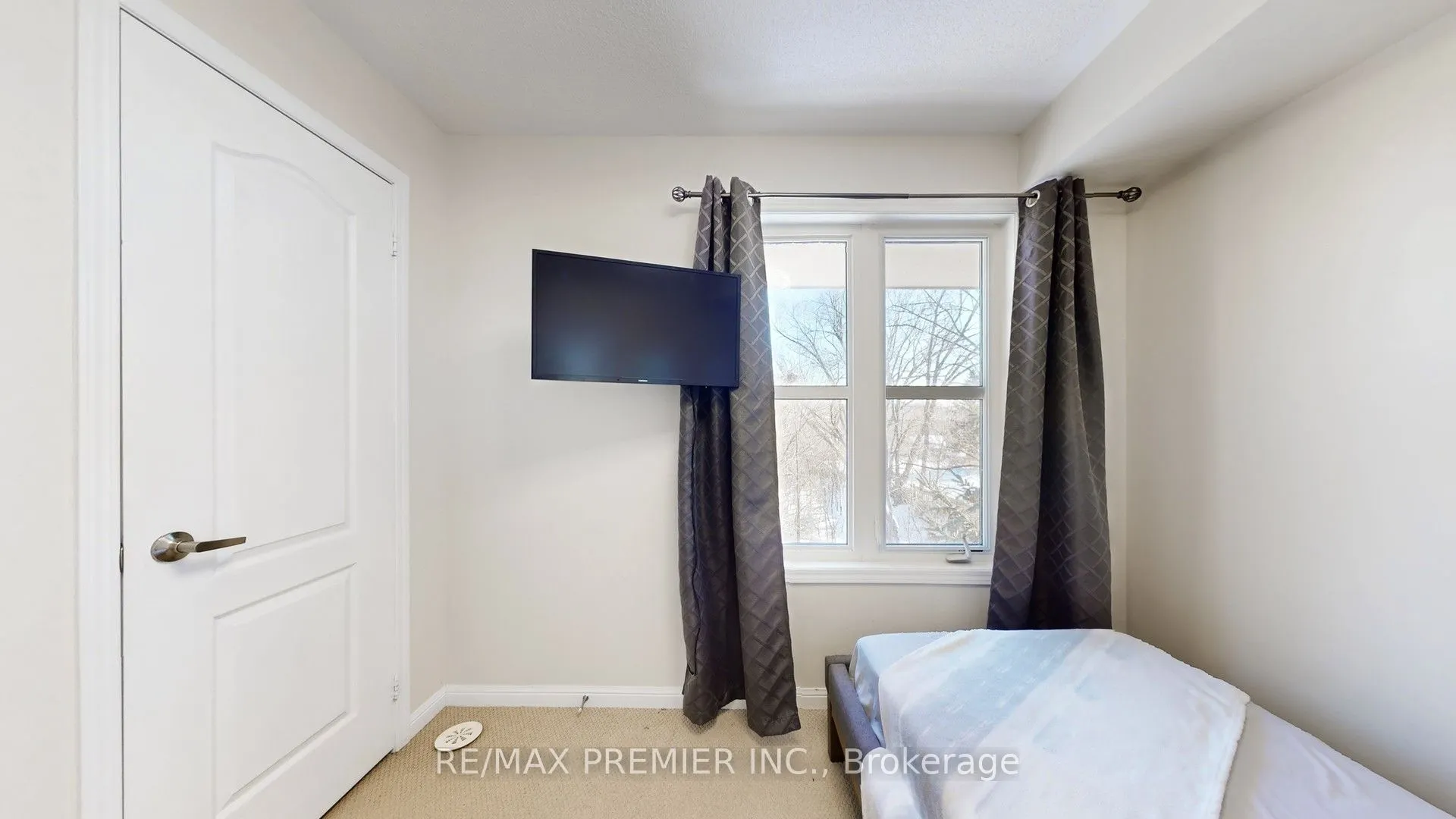9589 Keele Street #106
