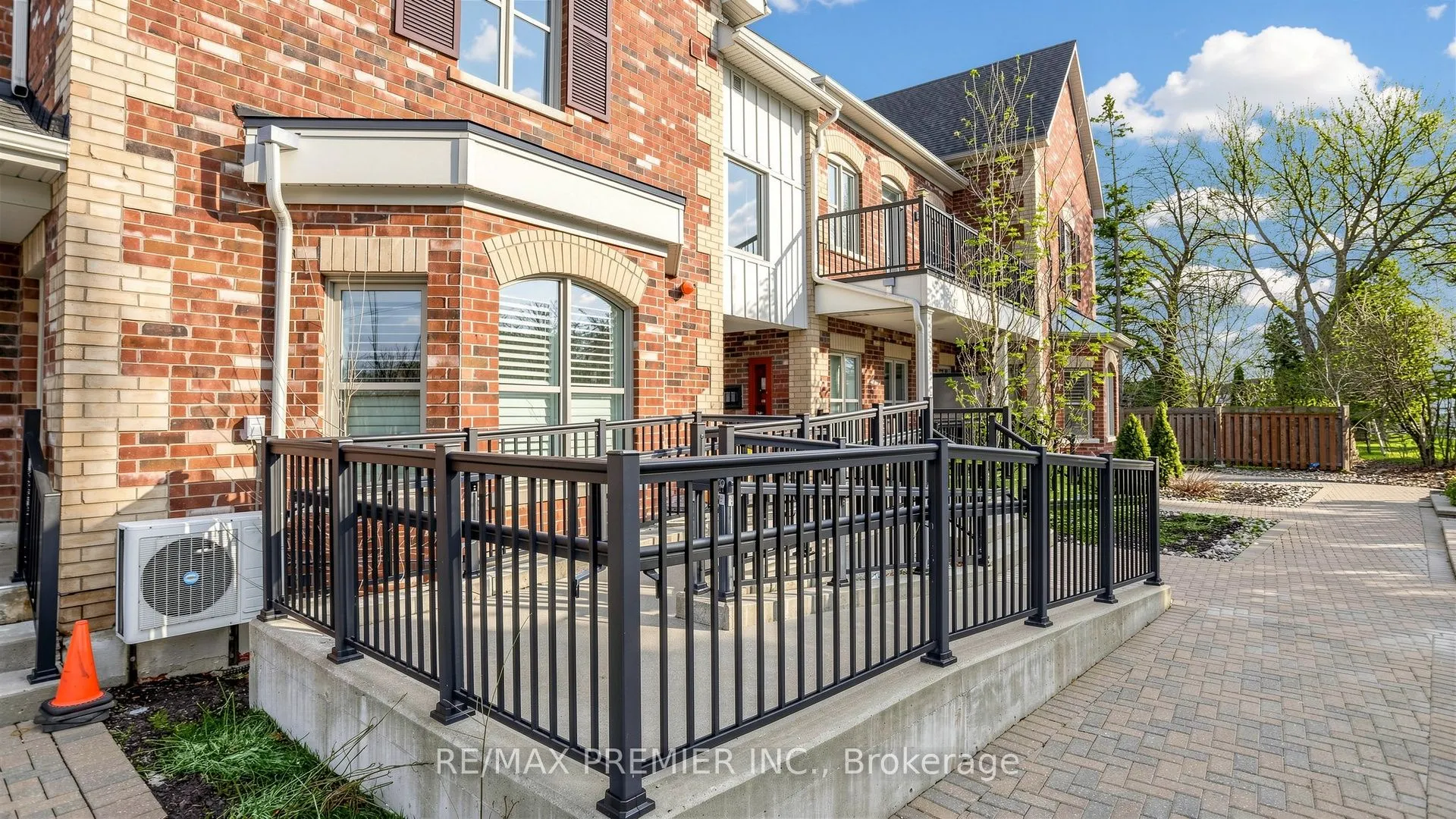 9589 Keele Street #106