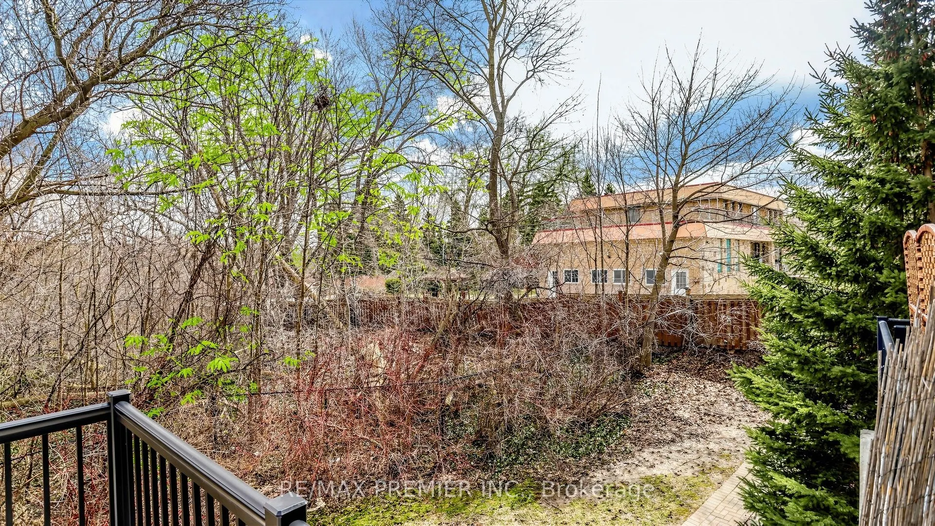 9589 Keele Street #106