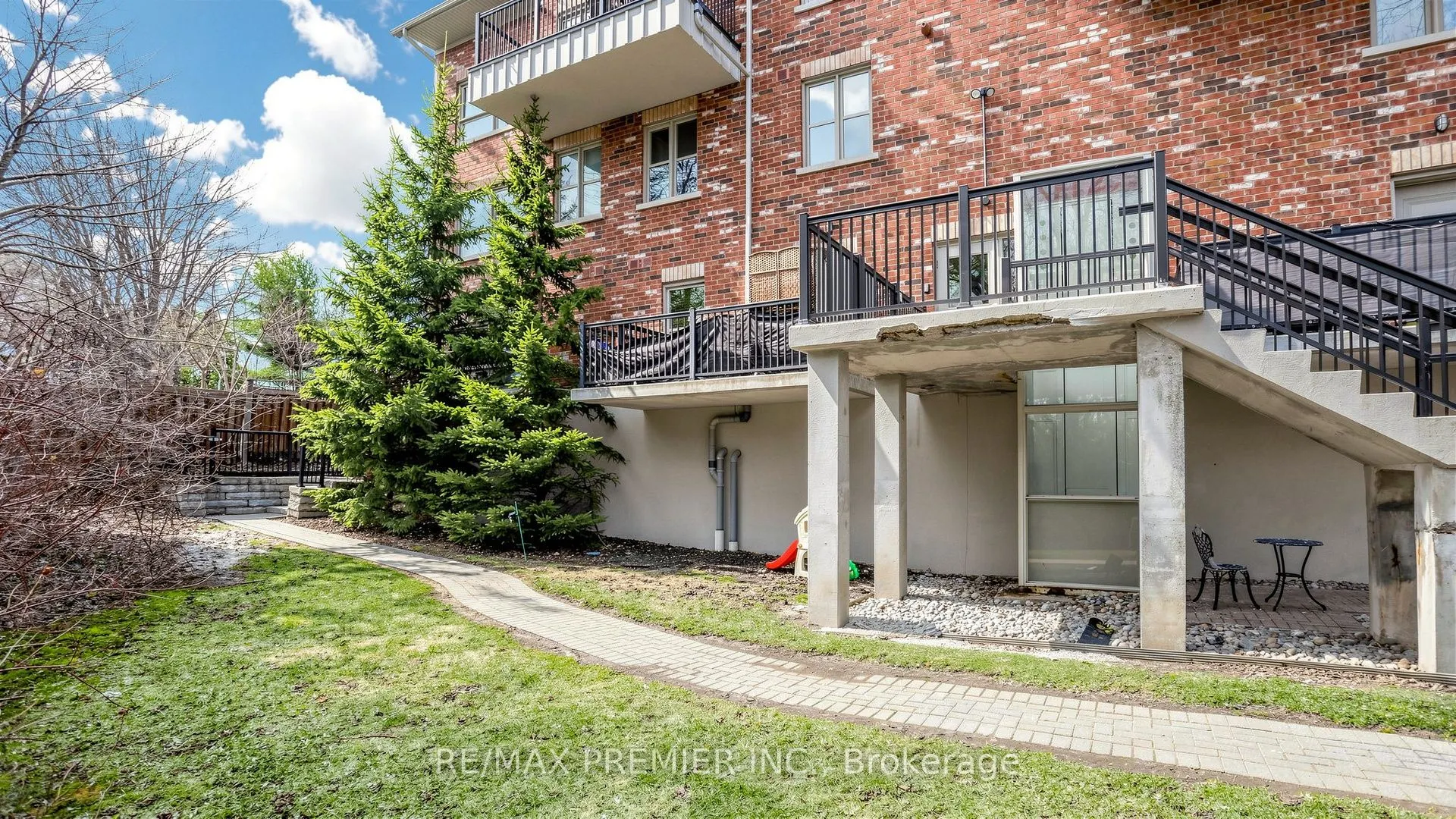 9589 Keele Street #106