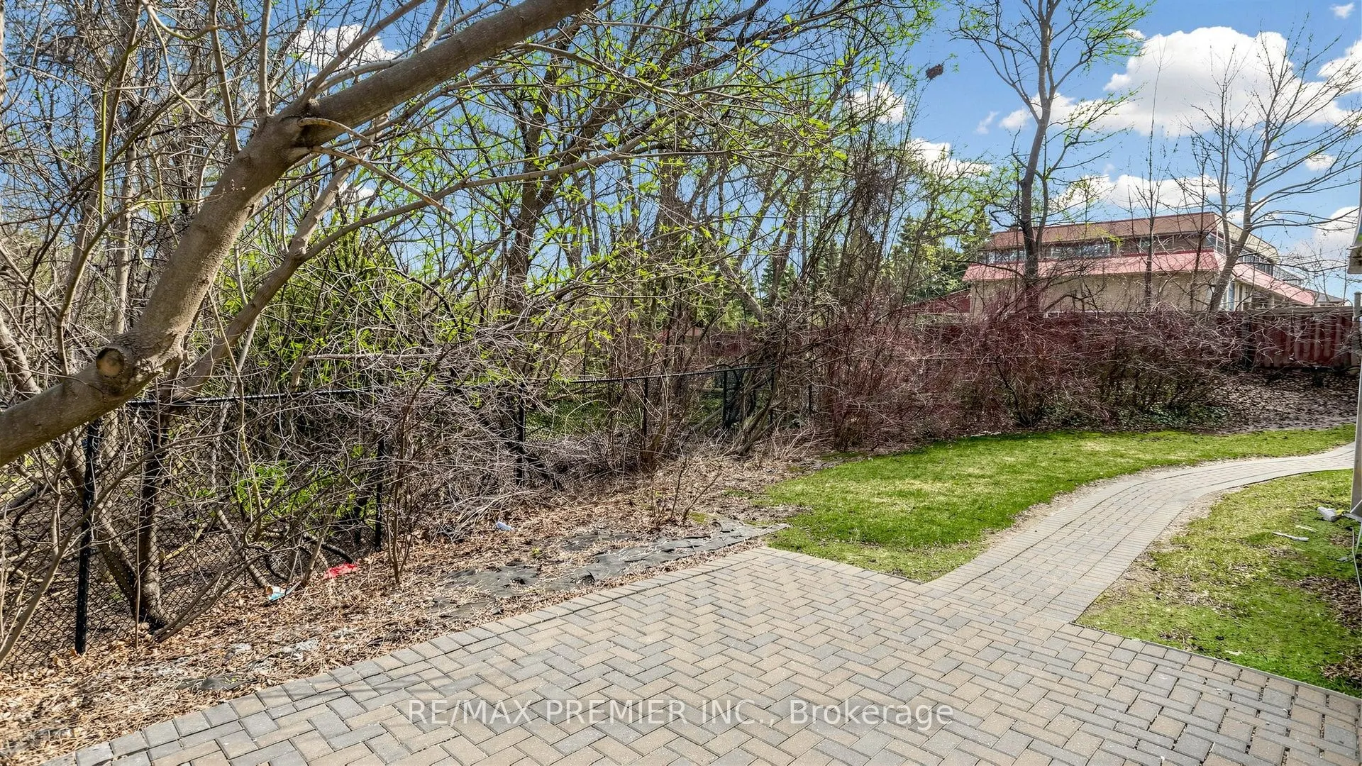9589 Keele Street #106