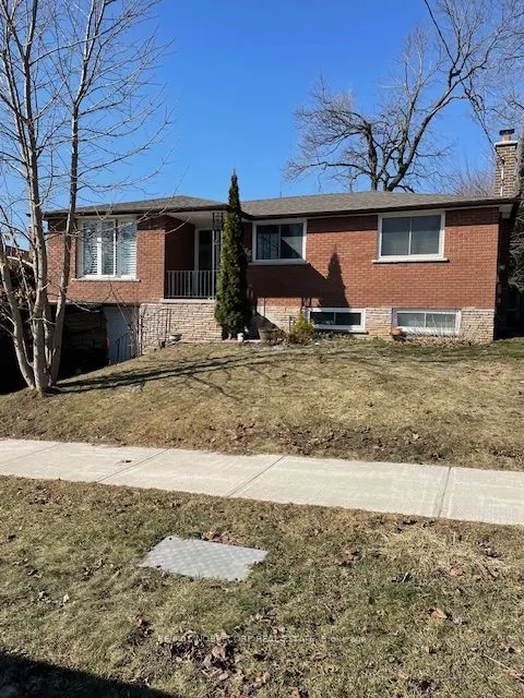 166 Collings Avenue