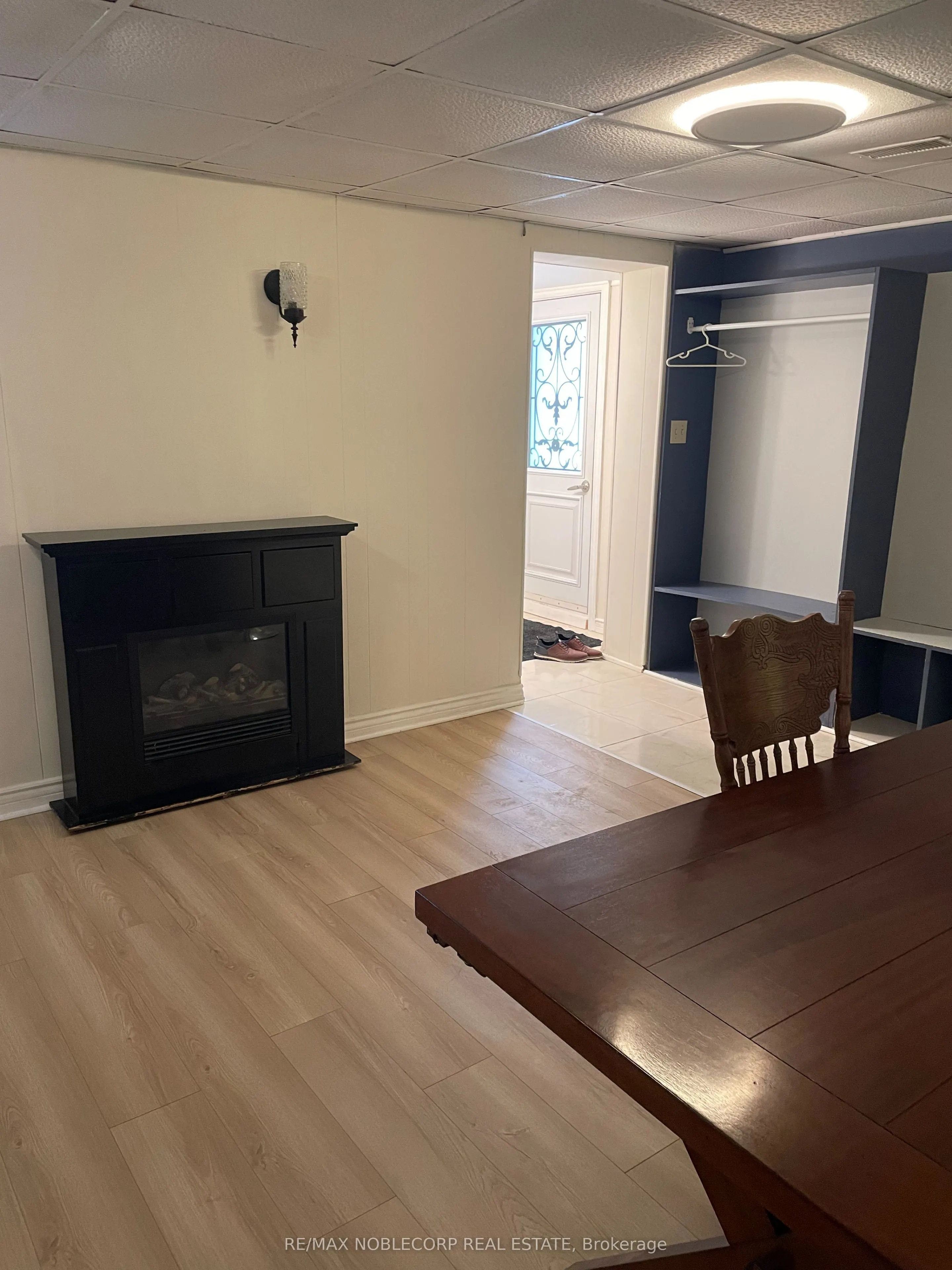 166 Collings Avenue