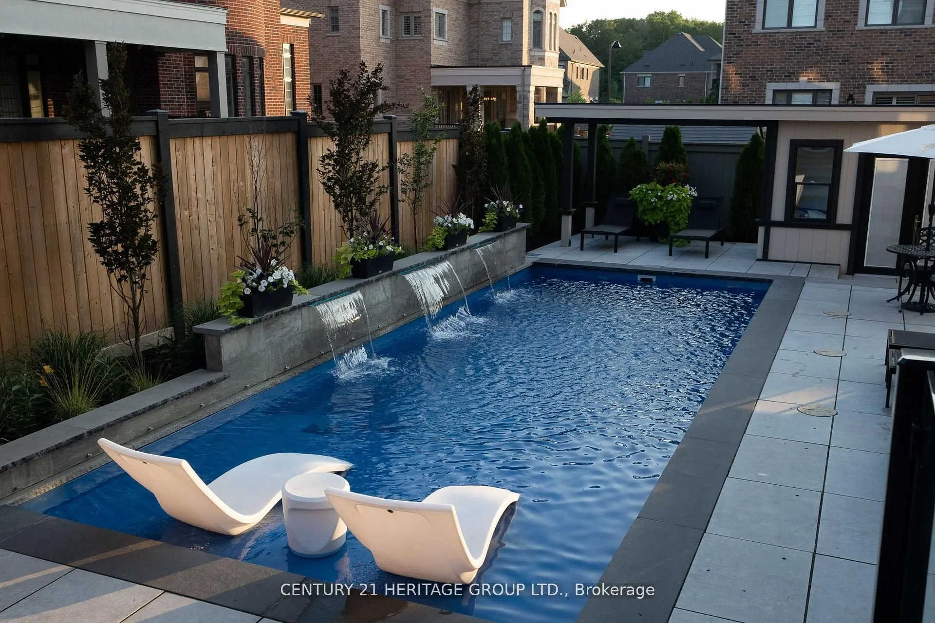43 Sir Henry Court