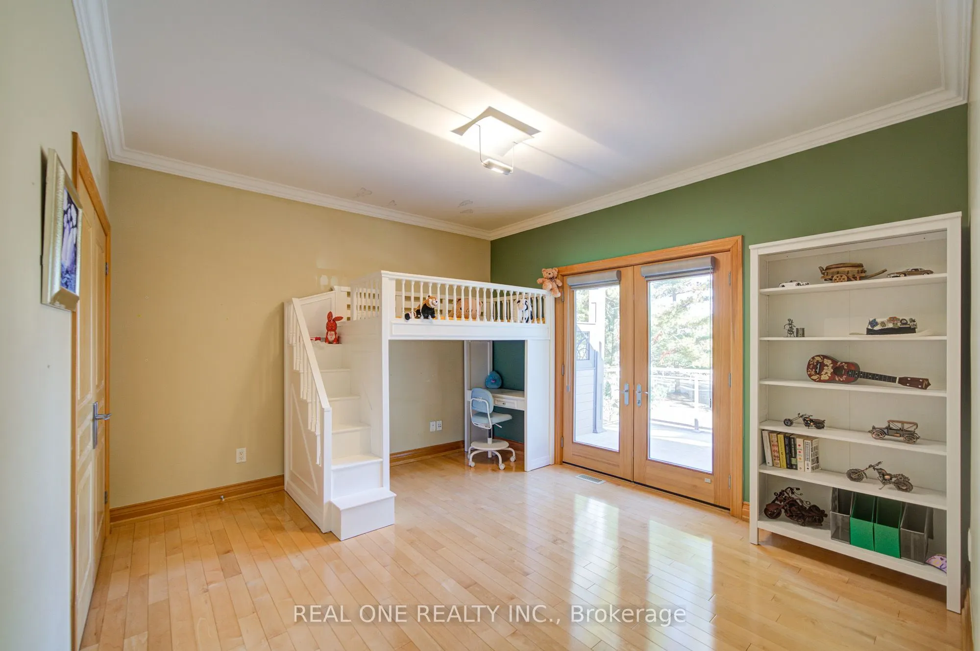 24 Maplehyrn Avenue