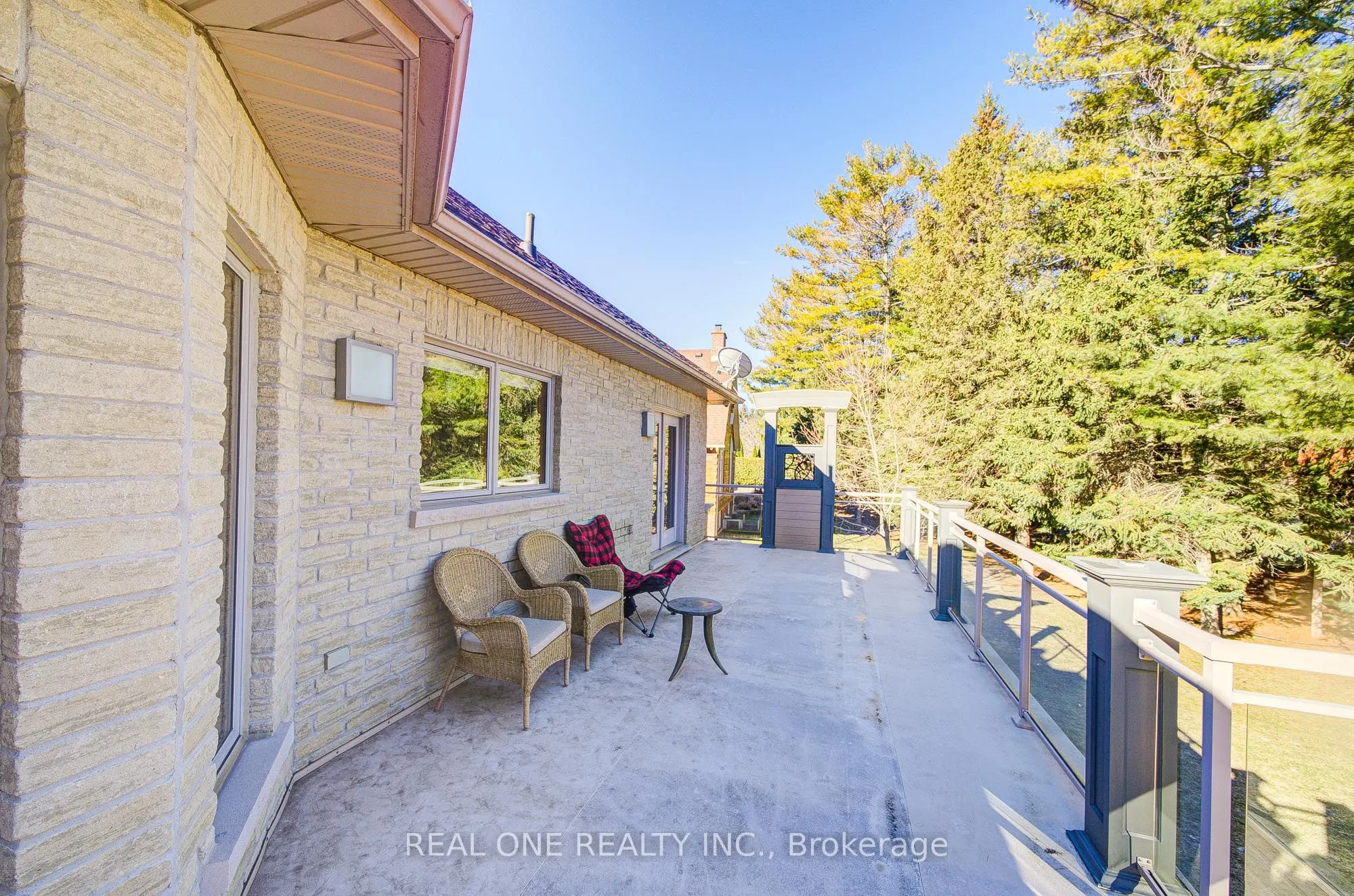 24 Maplehyrn Avenue