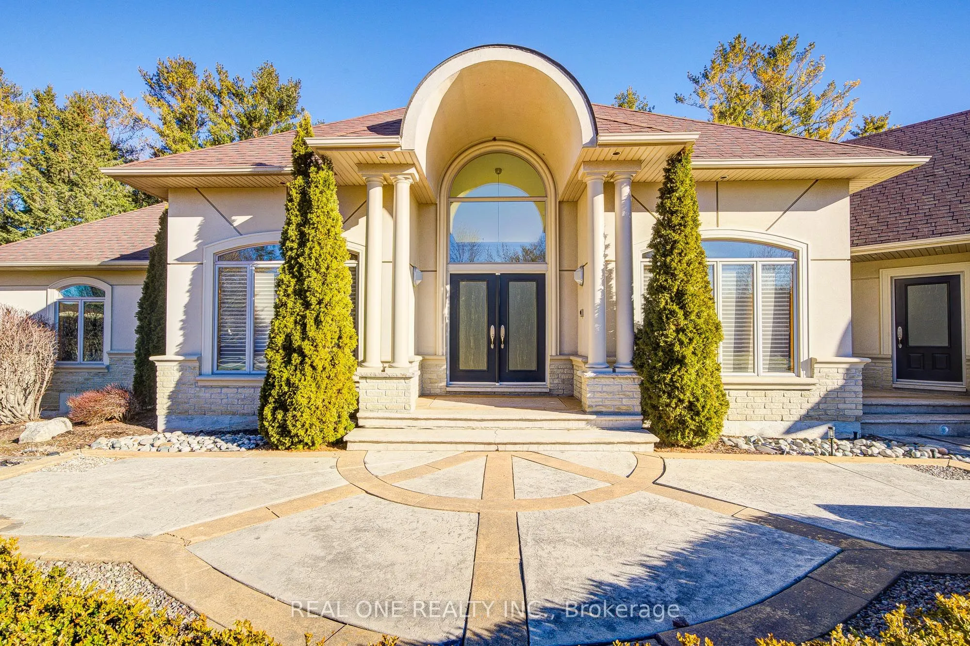 24 Maplehyrn Avenue